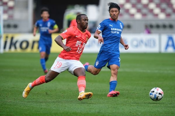 Ty phu Hua Gia An anh 2