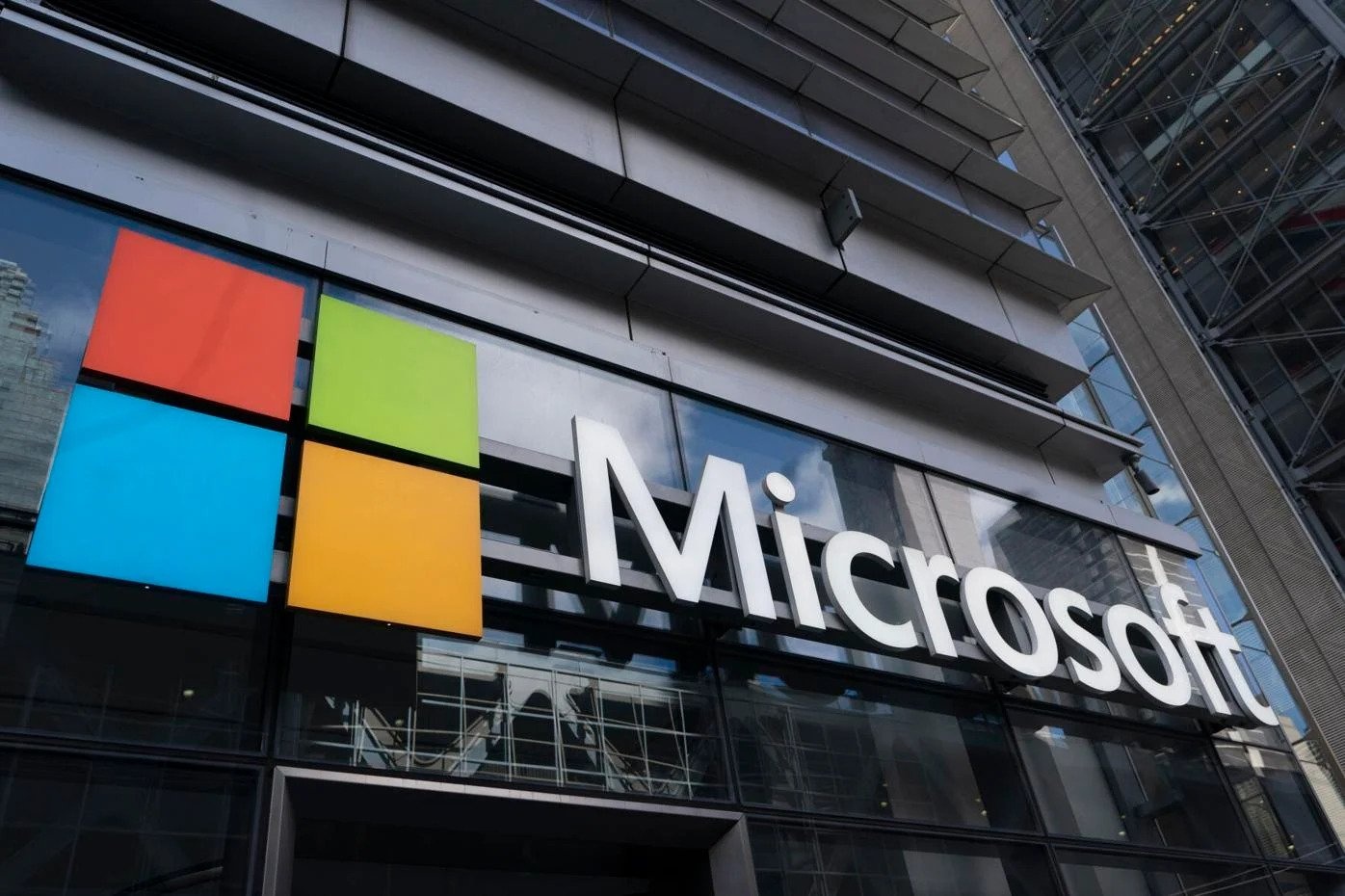 Microsoft kiem loi lon nho dai dich Covid-19 hinh anh