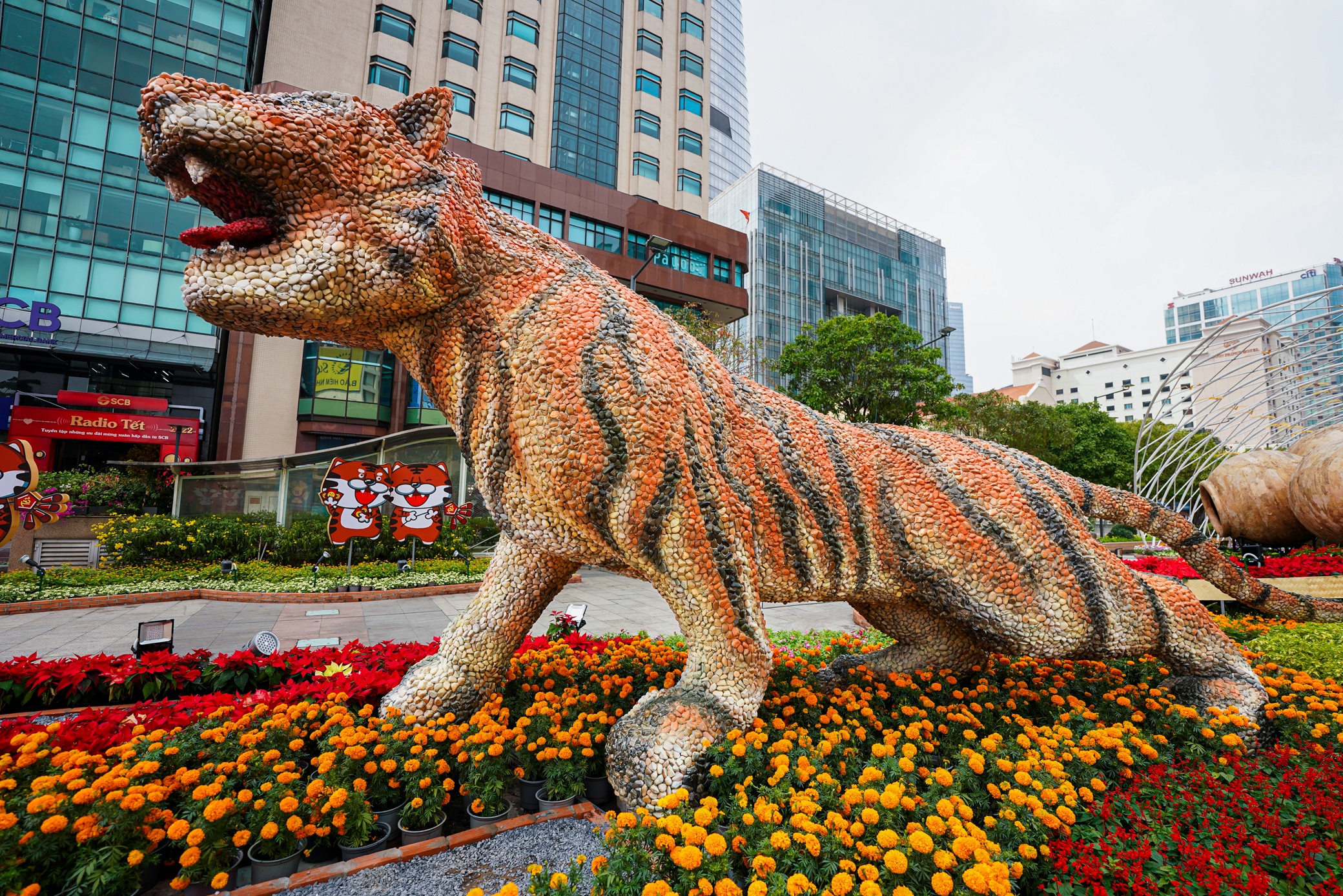 CEO Mascot: 'Mot nam Nham Dan thanh cong dang o phia truoc' hinh anh