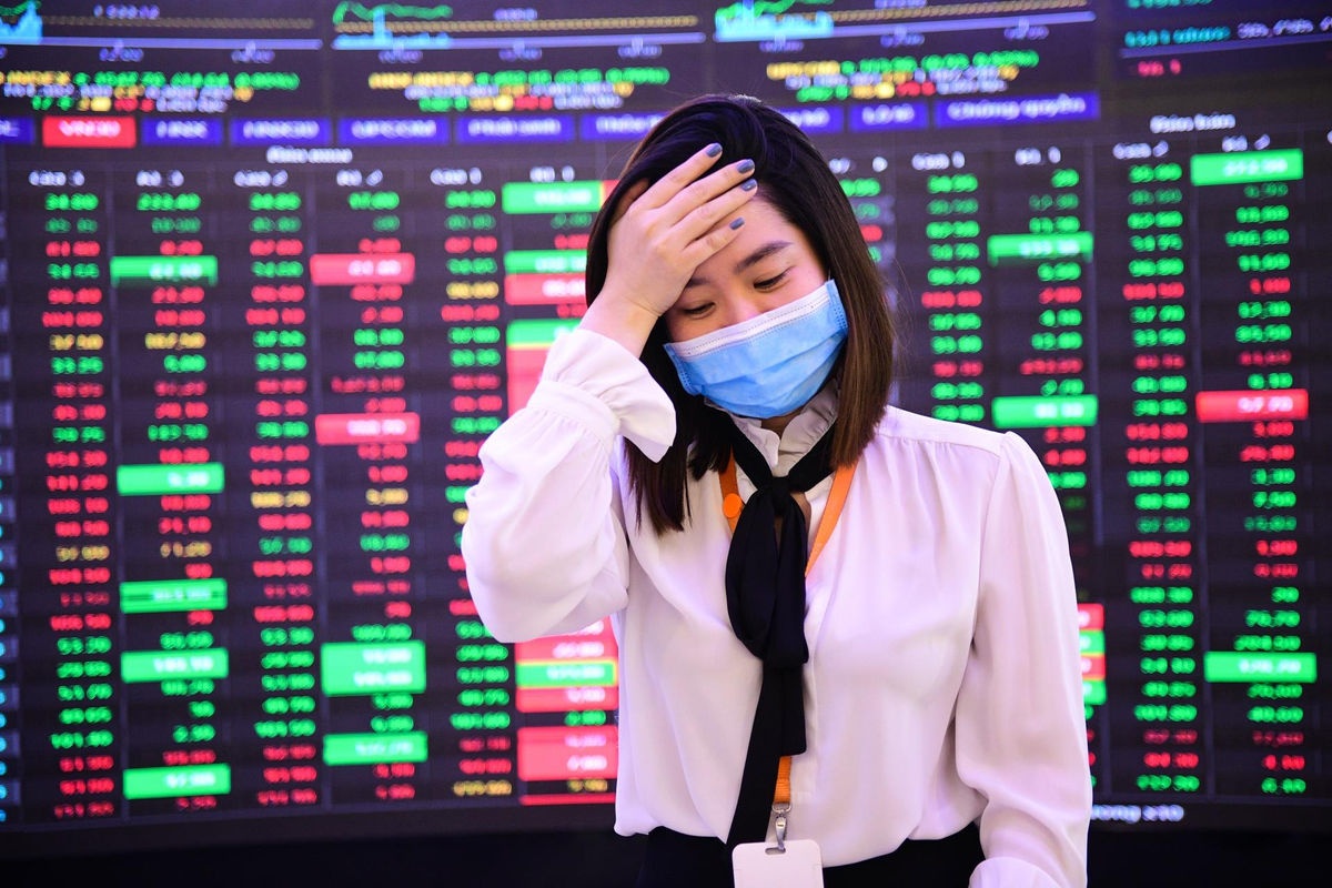 Chung khoan Viet Nam se dieu chinh giam theo xu huong chung toan cau hinh anh