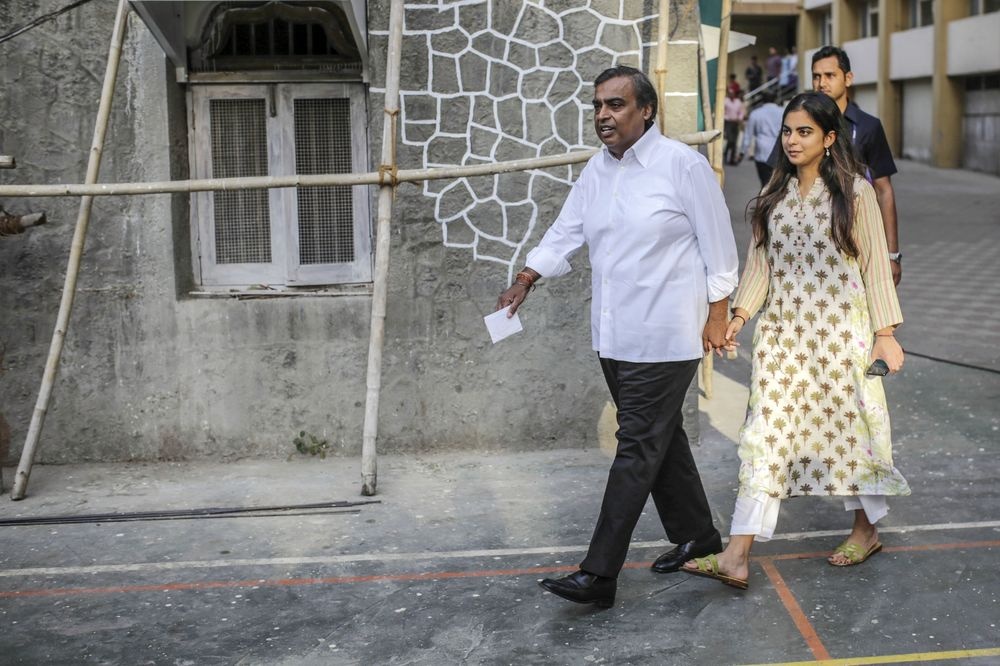 Ty phu giau thu 2 chau A 'don duong' cho cac con hinh anh