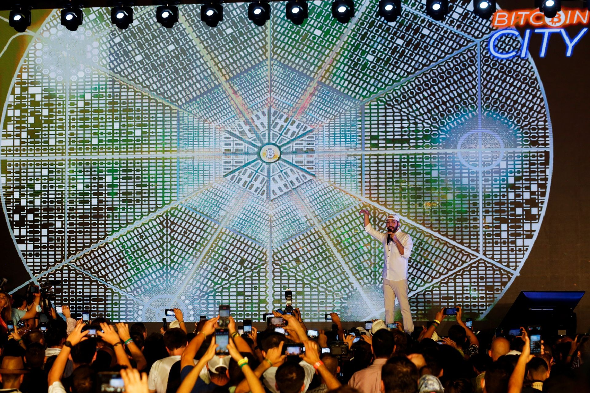 Van cuoc Bitcoin anh 2