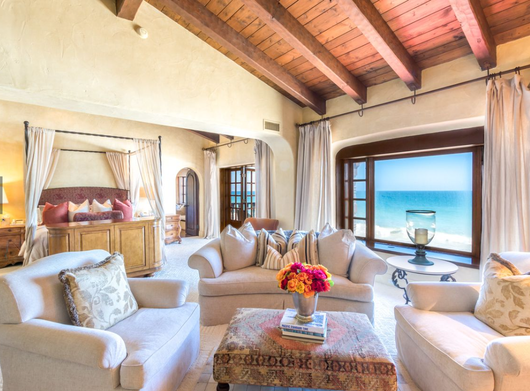 Biet thu hon 19 trieu USD nam tren bai bien ty phu cua My hinh anh