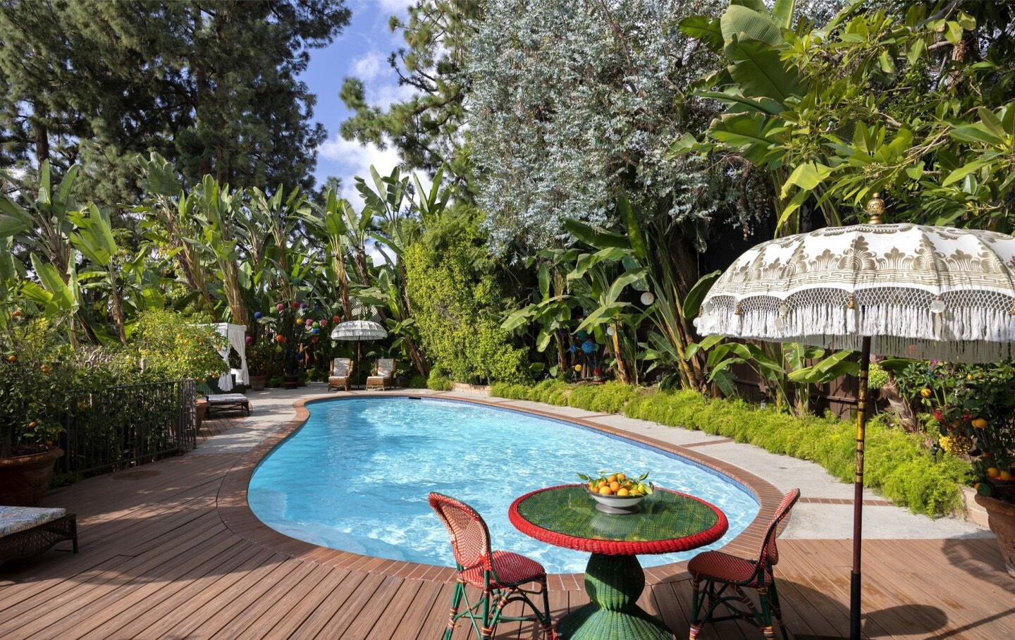 Biet thu 35 trieu USD cua nha sang lap Tinder hinh anh