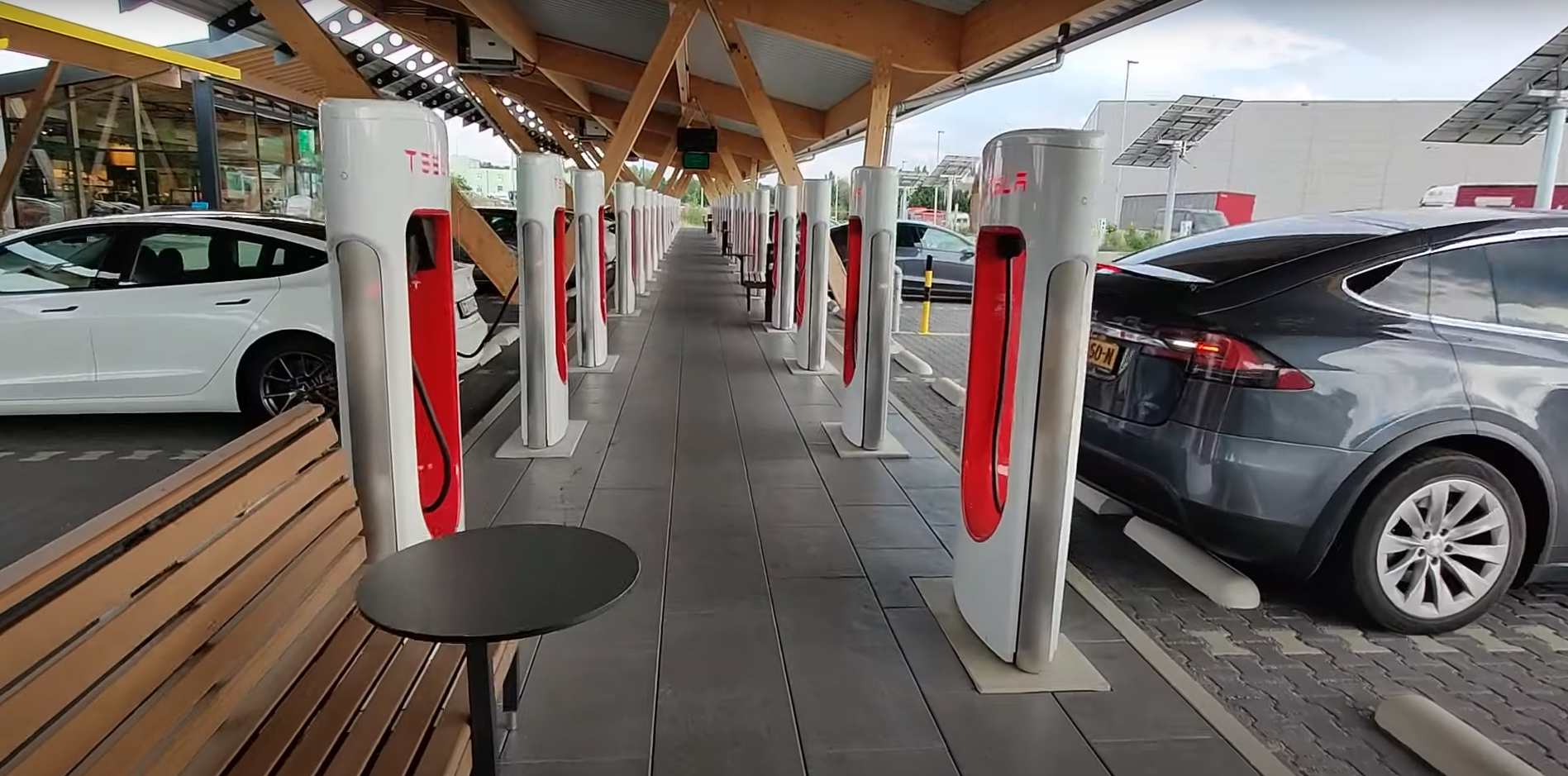 tram sac nhanh anh 1