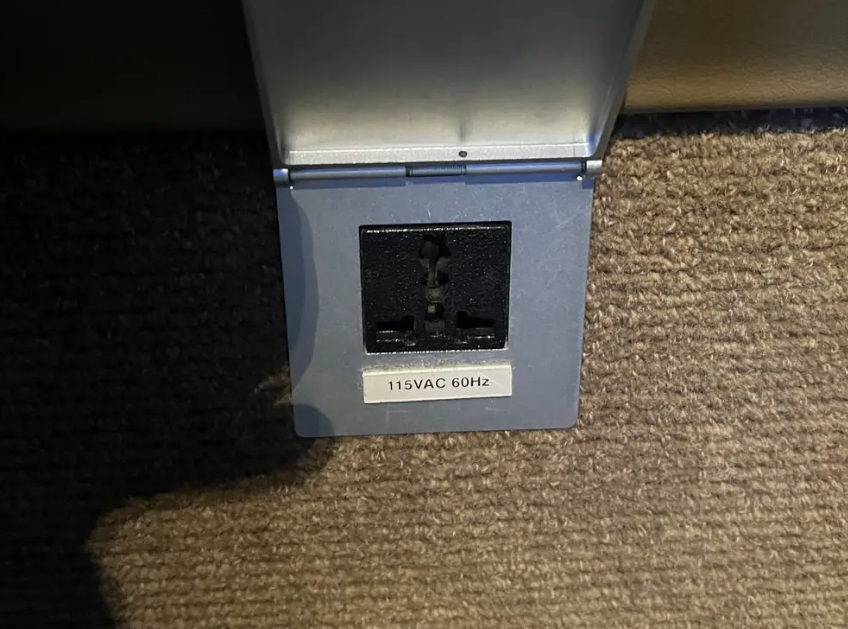 gia ve may bay anh 11