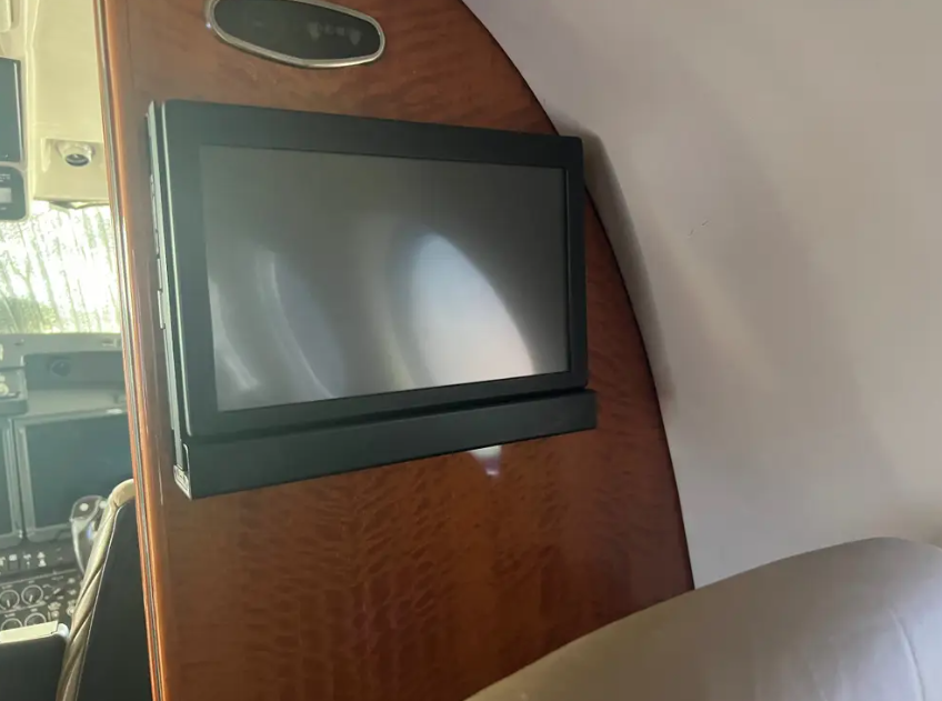 gia ve may bay anh 14