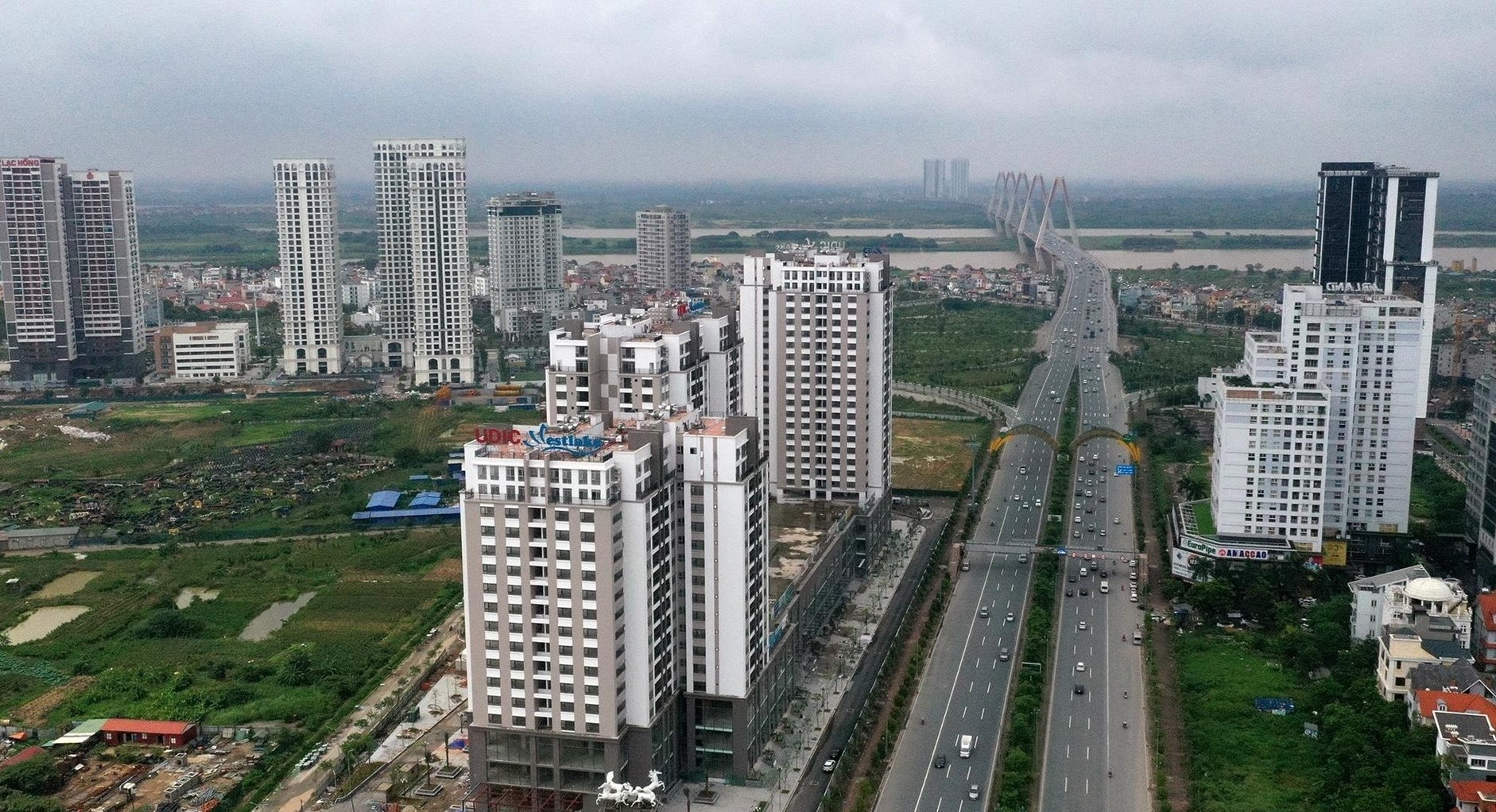 Doanh nghiep thieu von vi siet tin dung hinh anh