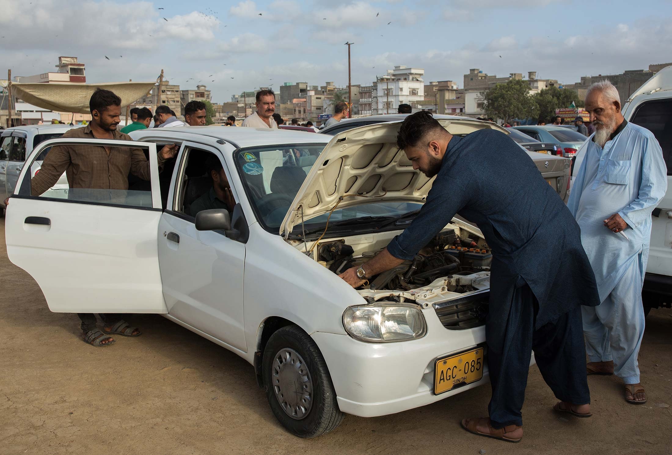 Noi oto cu dat hon gia mua ban dau hinh anh