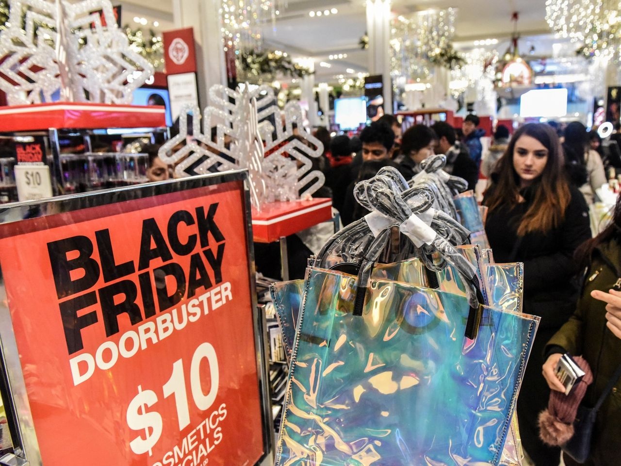 Black Friday da bot dien cuong hinh anh