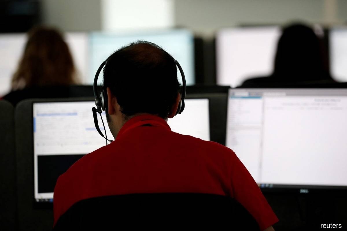 Hang nghin nhan vien cong nghe mat viec moi ngay hinh anh