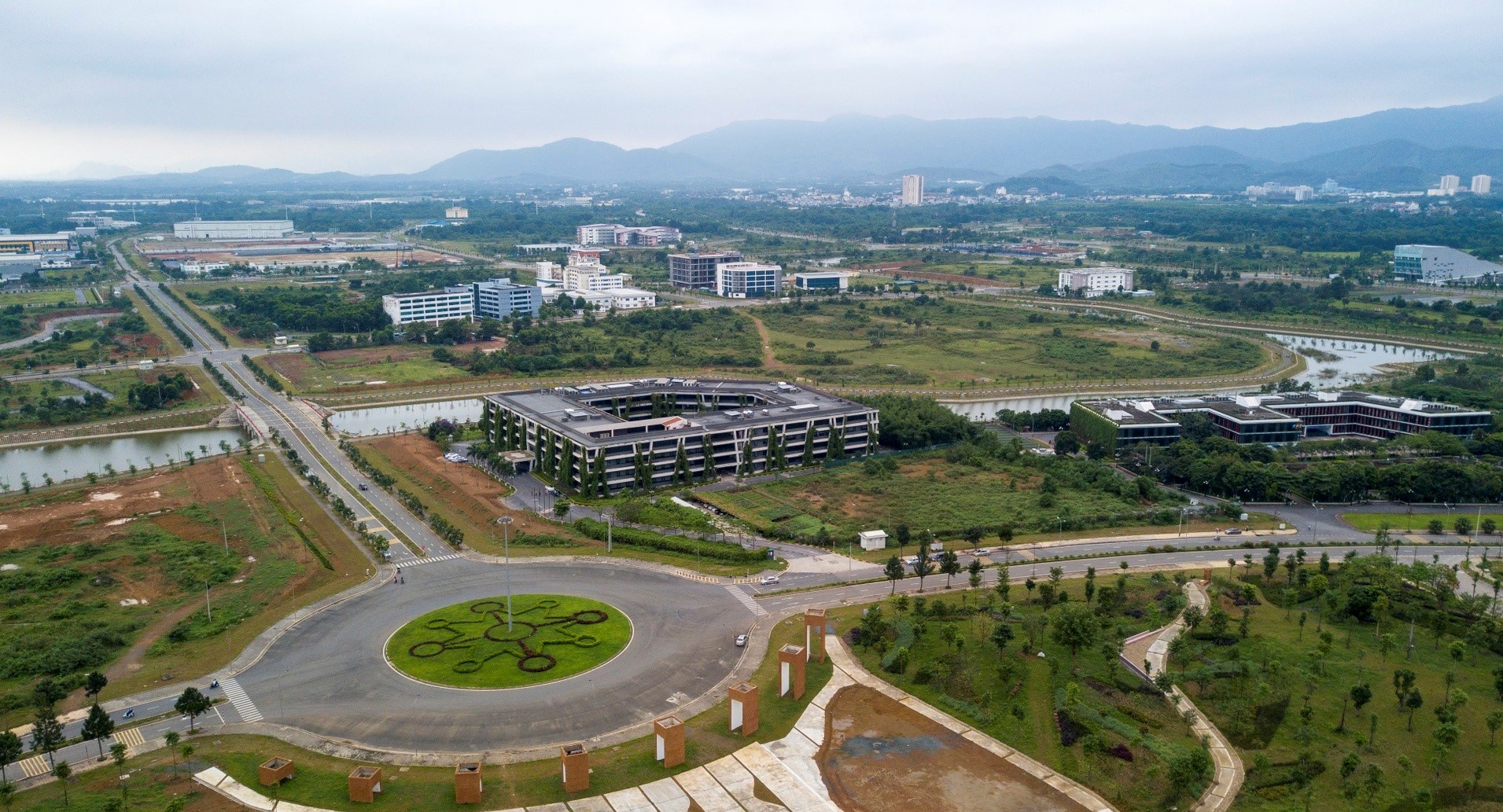 Thu tuong yeu cau ban giao Khu cong nghe cao Hoa Lac cho Ha Noi hinh anh