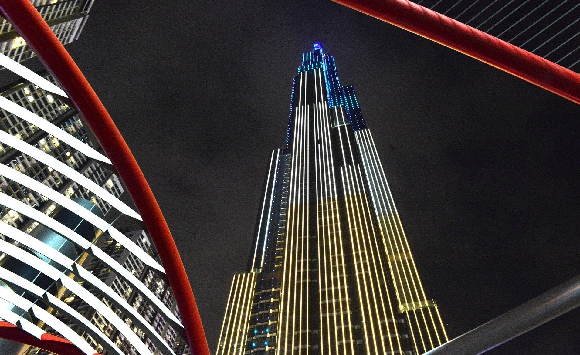 TP.HCM, Ha Noi can gi de tang nang luc canh tranh hinh anh