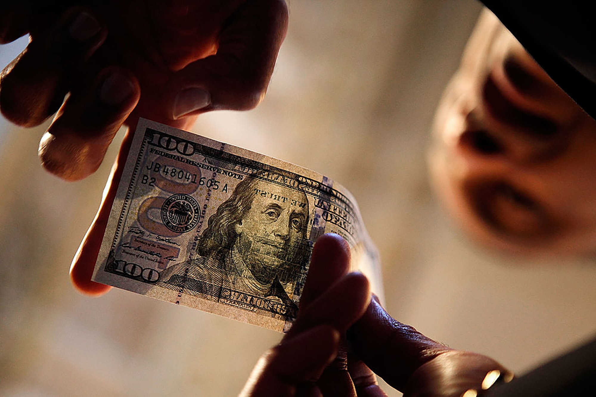 Ban khong - 'ke phan dien' mot thoi cua thi truong hinh anh