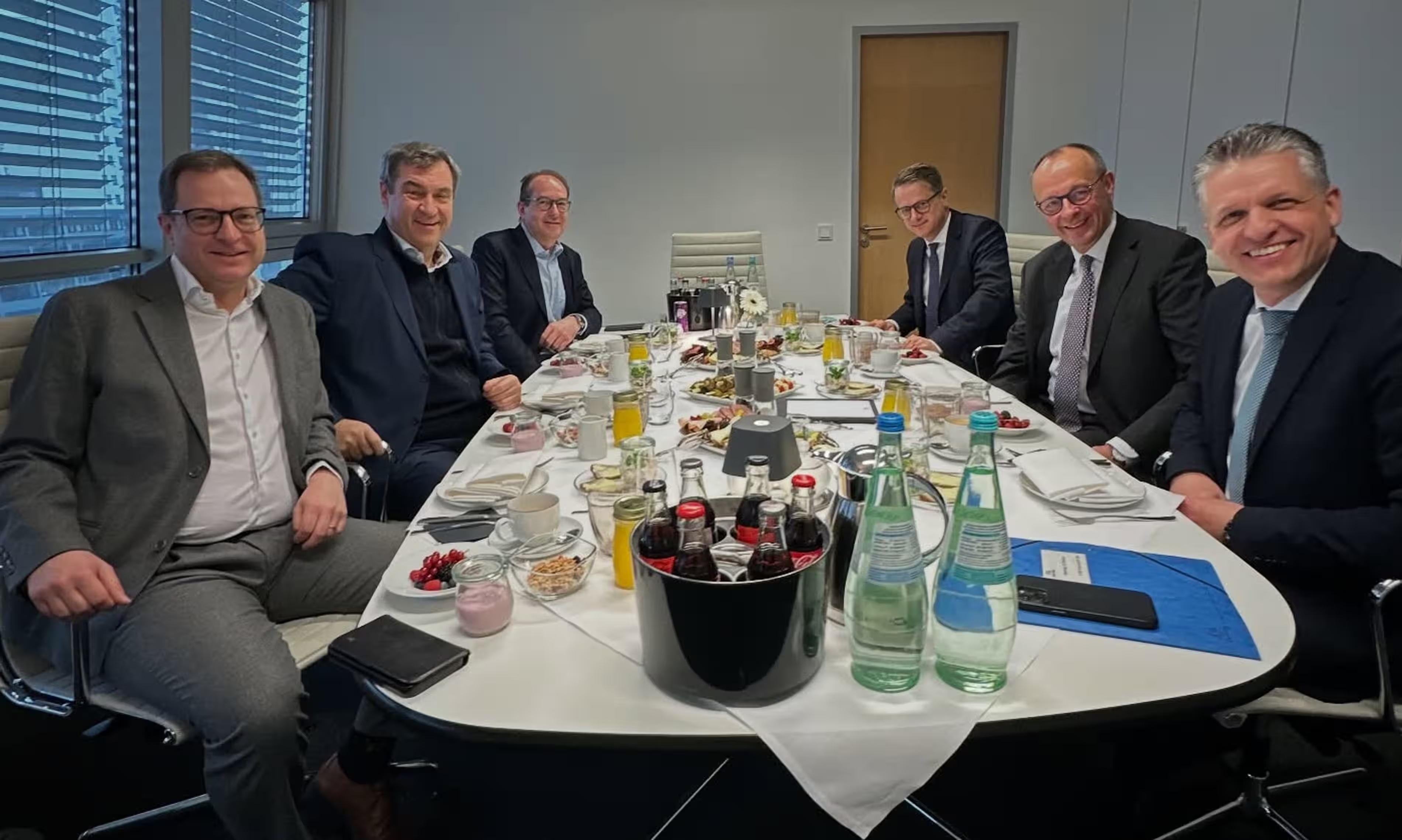 Buc anh khien chinh truong Duc day song hinh anh