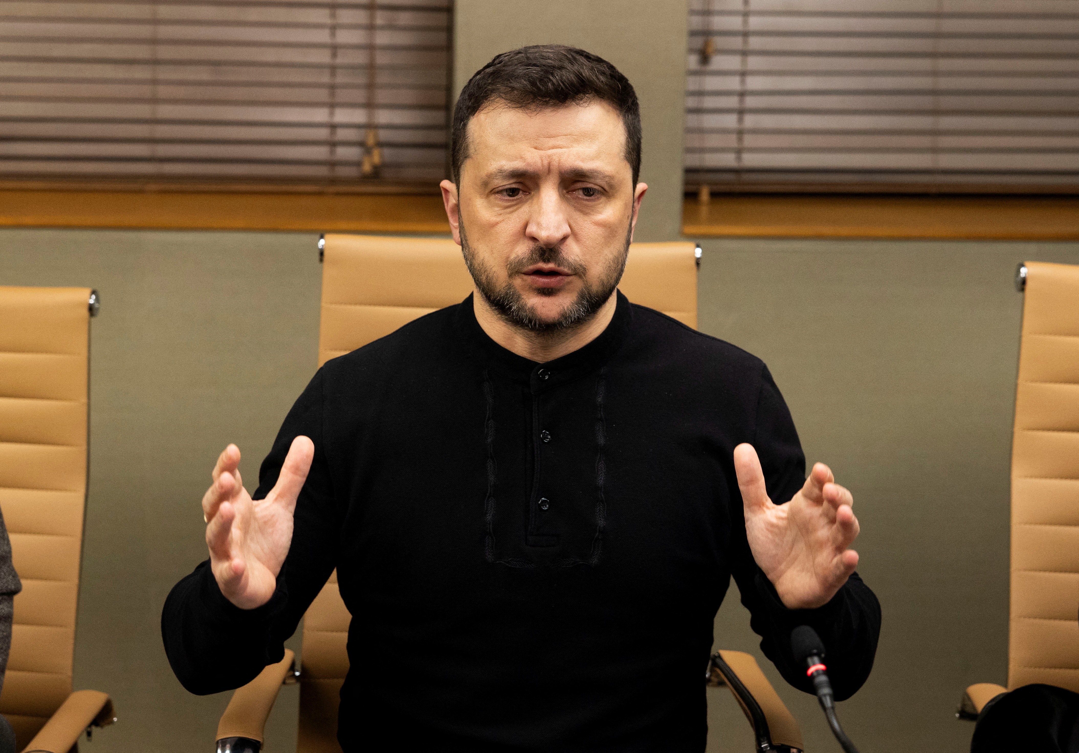 2025_03_02T214255Z_874458980_RC285DACK760_RTRMADP_3_UKRAINE_CRISIS_BRITAIN_ZELENSKIY.JPG