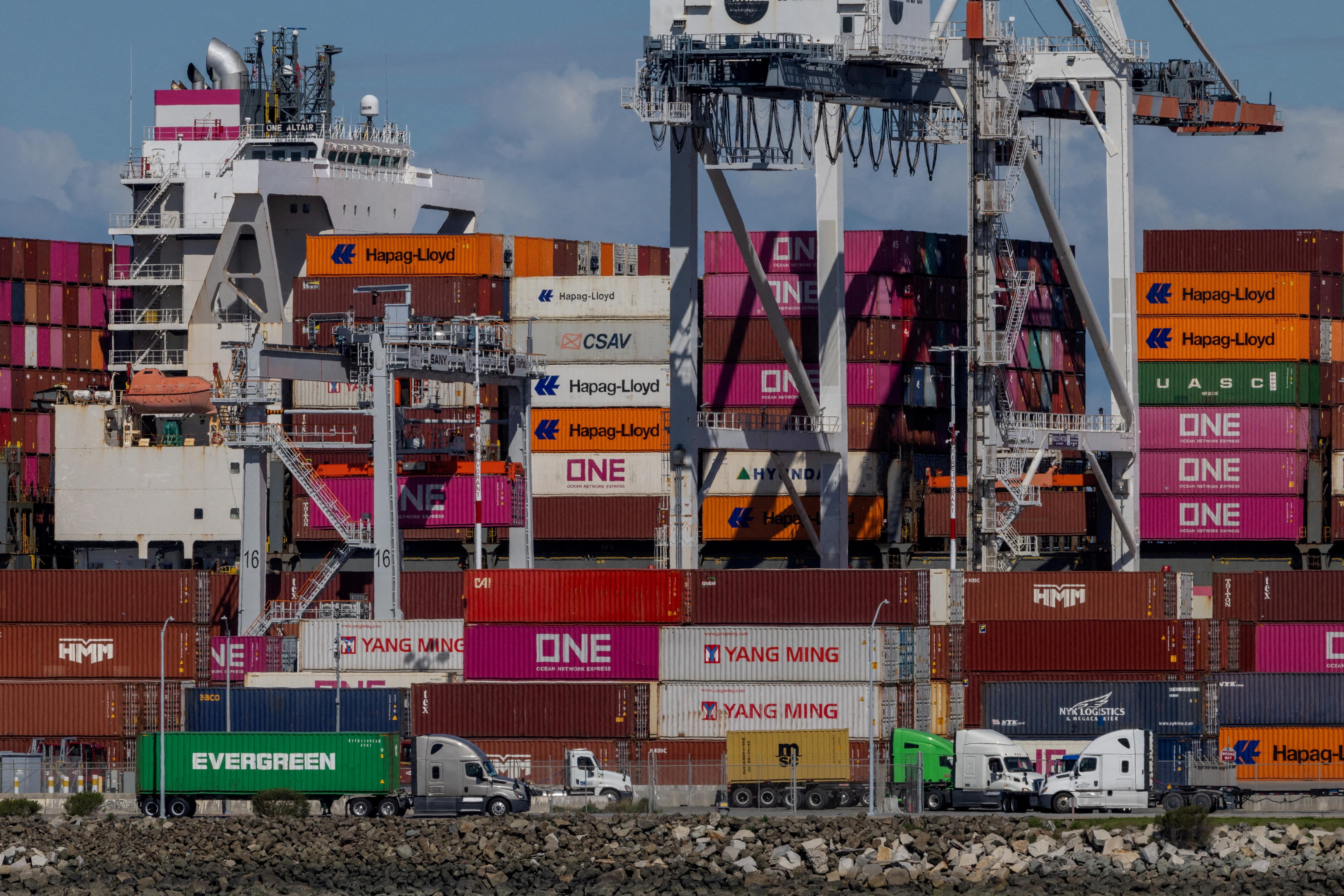 My dua hang loat cong ty Trung Quoc vao danh sach den hinh anh