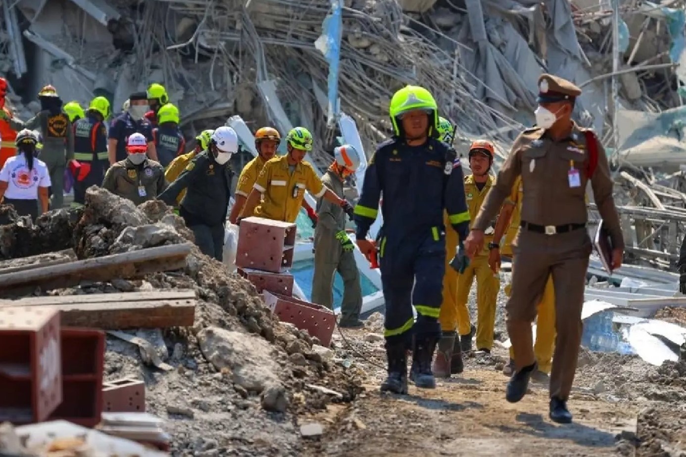 Quan doi Thai Lan vao cuoc giai cuu cong nhan mac ket sau du chan hinh anh