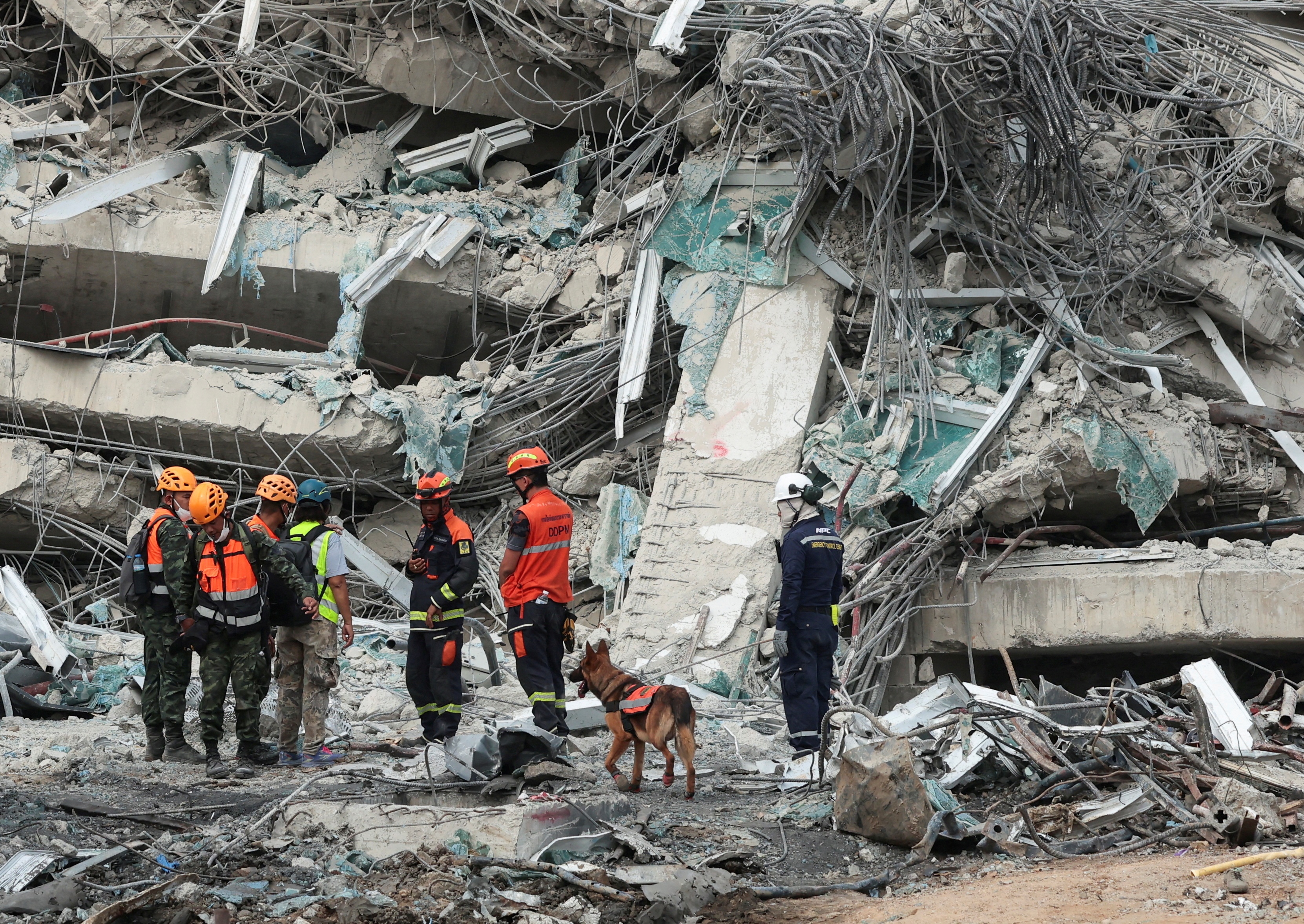 Tranh cai ve nha thau Trung Quoc sau vu sap toa nha 30 tang o Thai Lan hinh anh