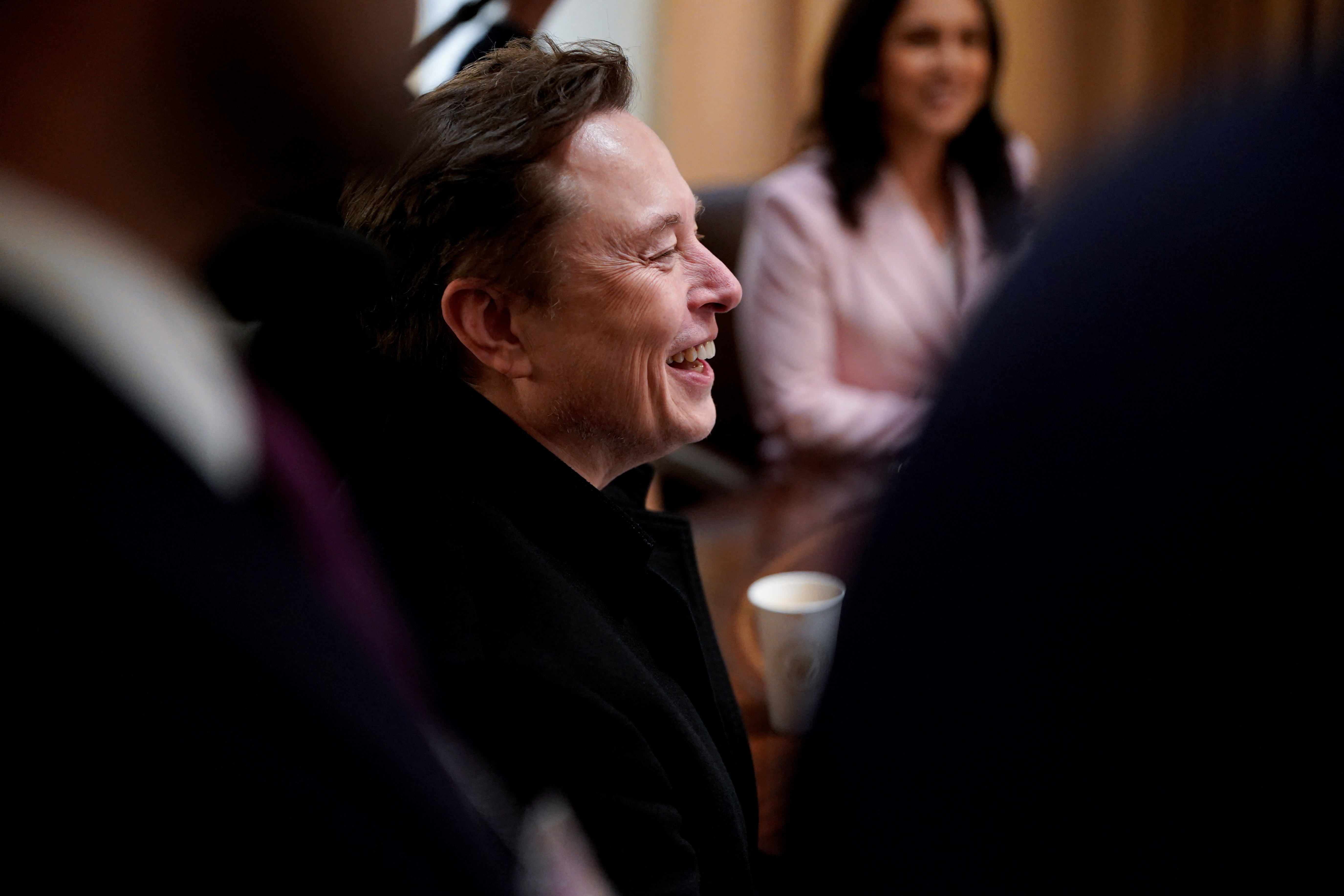 Hang loat quan chuc chinh quyen Trump phan nan ve Elon Musk hinh anh