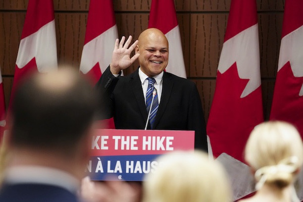 Ban than nguoi Canada khuyen JD Vance: Dung sang tham luc nay hinh anh