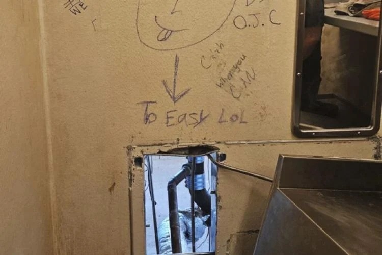 Tu nhan My vuot nguc, de lai dong chu 'Qua don gian' hinh anh