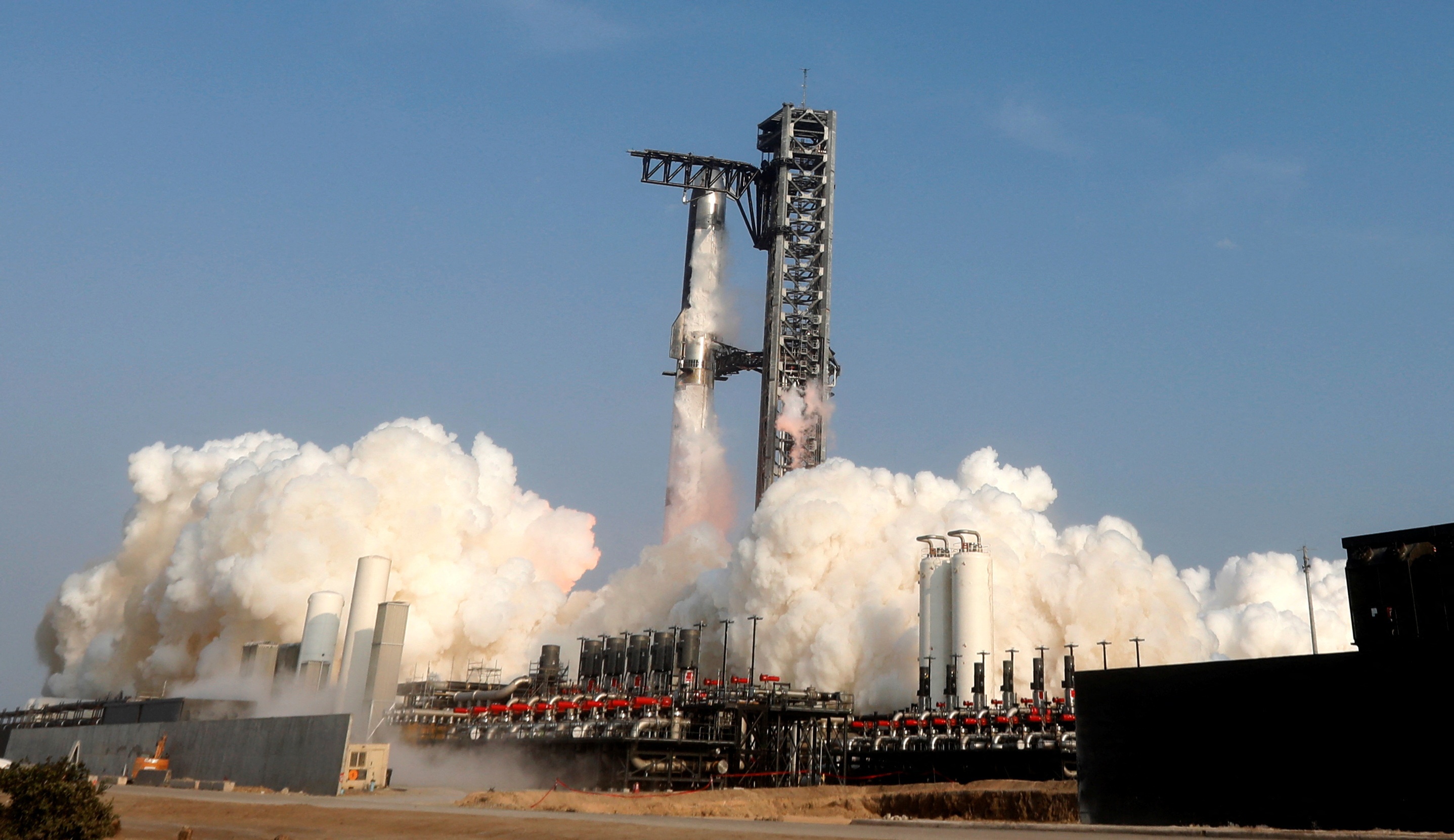 Elon Musk lai that bai hinh anh