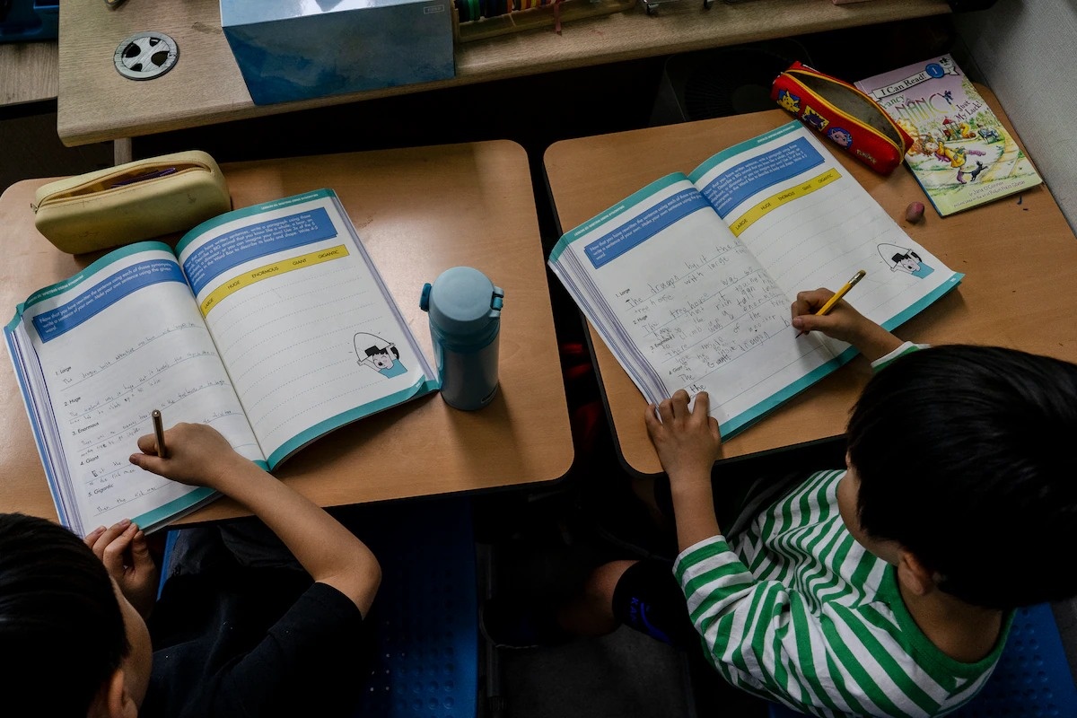 On thi dai hoc tu mau giao o Han Quoc hinh anh