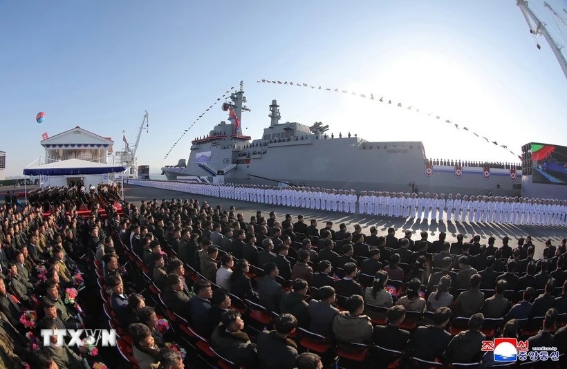 Trieu Tien hoi sinh tau khu truc 5.000 tan, sap co them hai chiec hinh anh