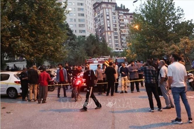 Israel tan cong Iran: Tehran tuyen bo chuan bi tra dua hinh anh