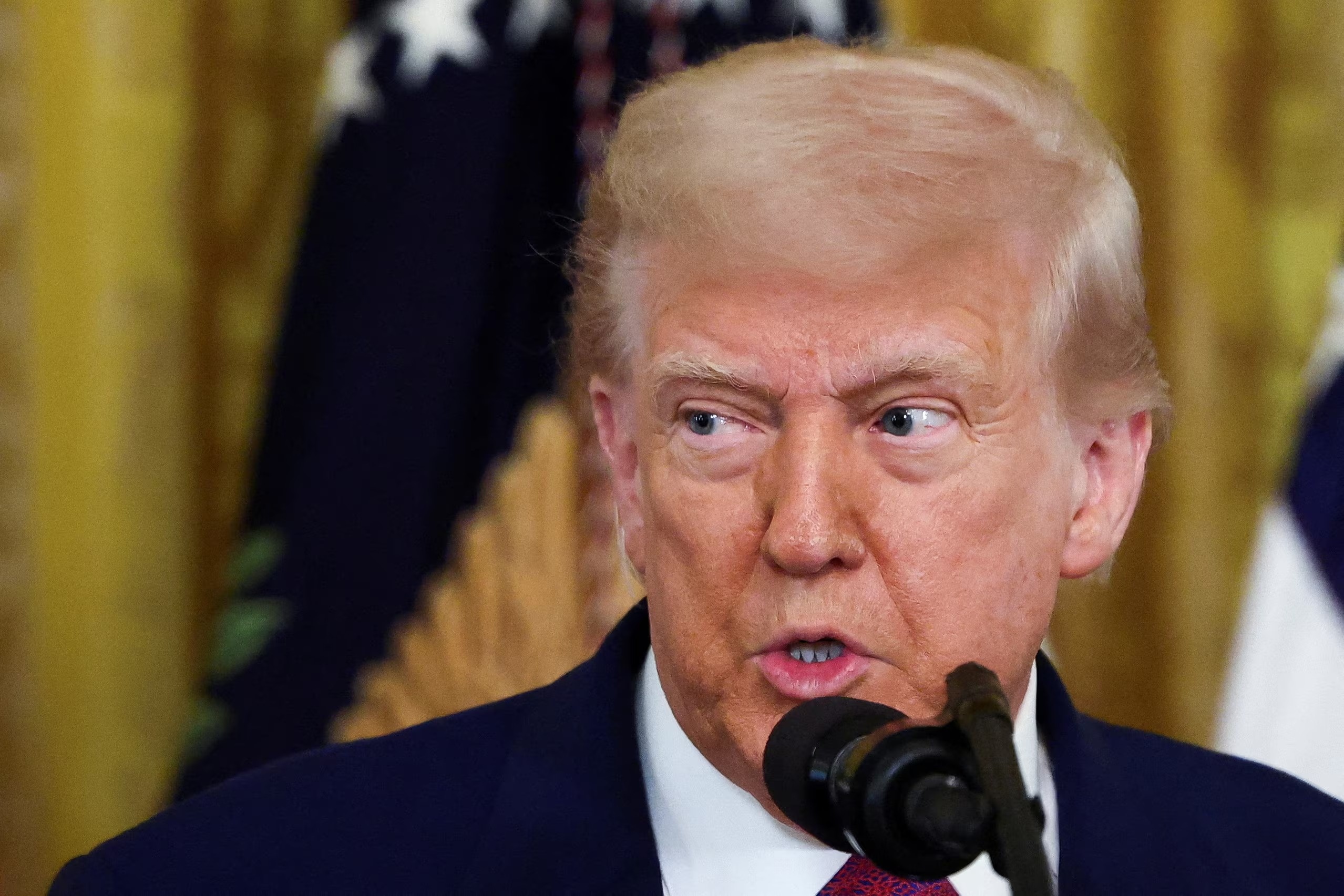 Ong Trump thu hon 600 trieu USD tu tien so, san golf hinh anh