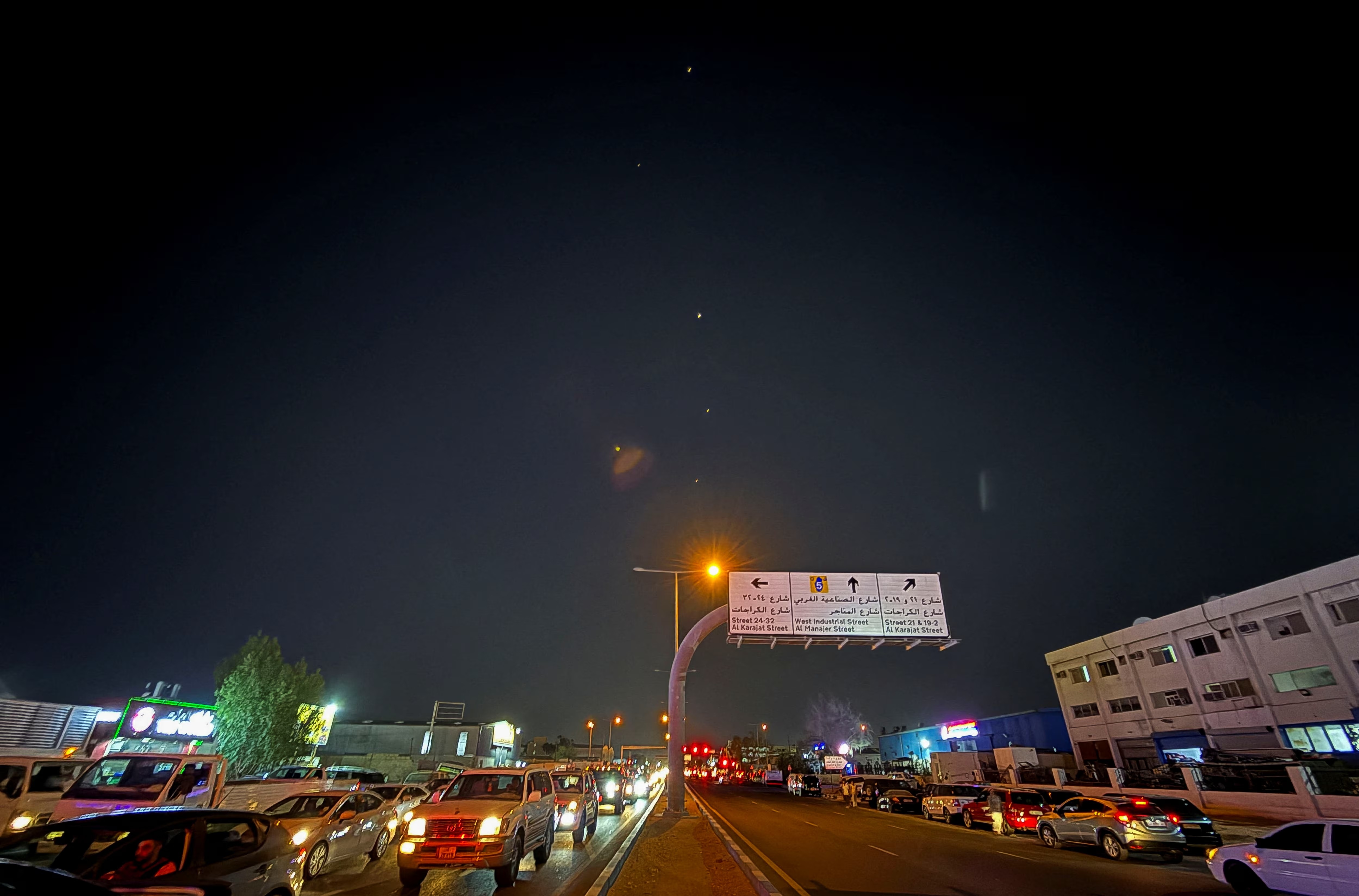 Ten lua Iran nham vao can cu khong quan My tai Qatar hinh anh