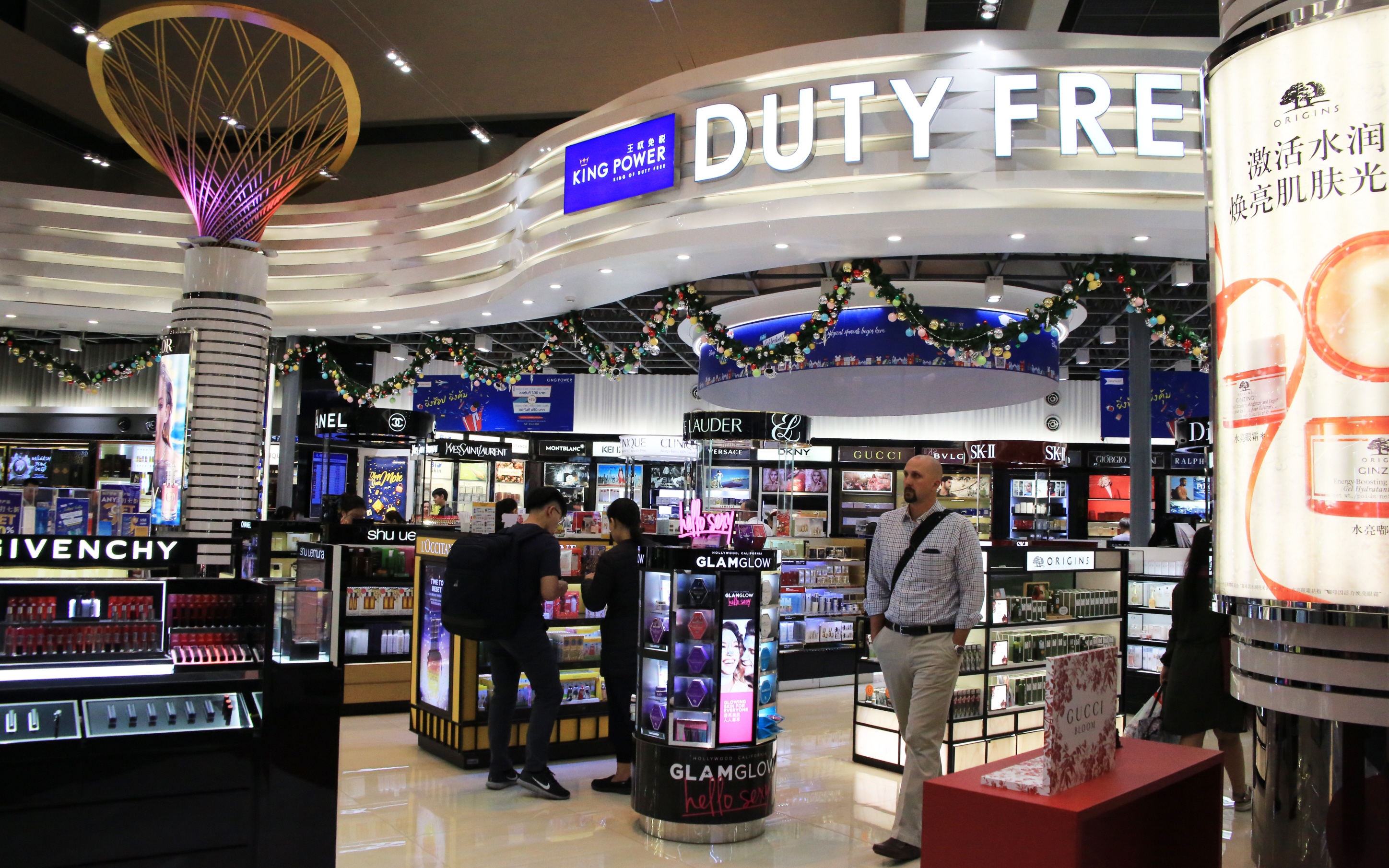 ban le san bay anh 4