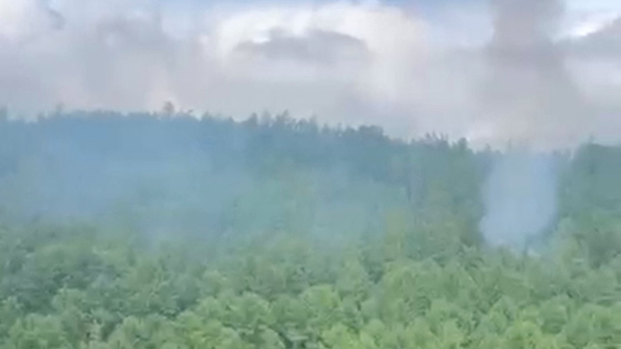 Tim thay xac chiec may bay gap nan tai vung vien dong Nga hinh anh