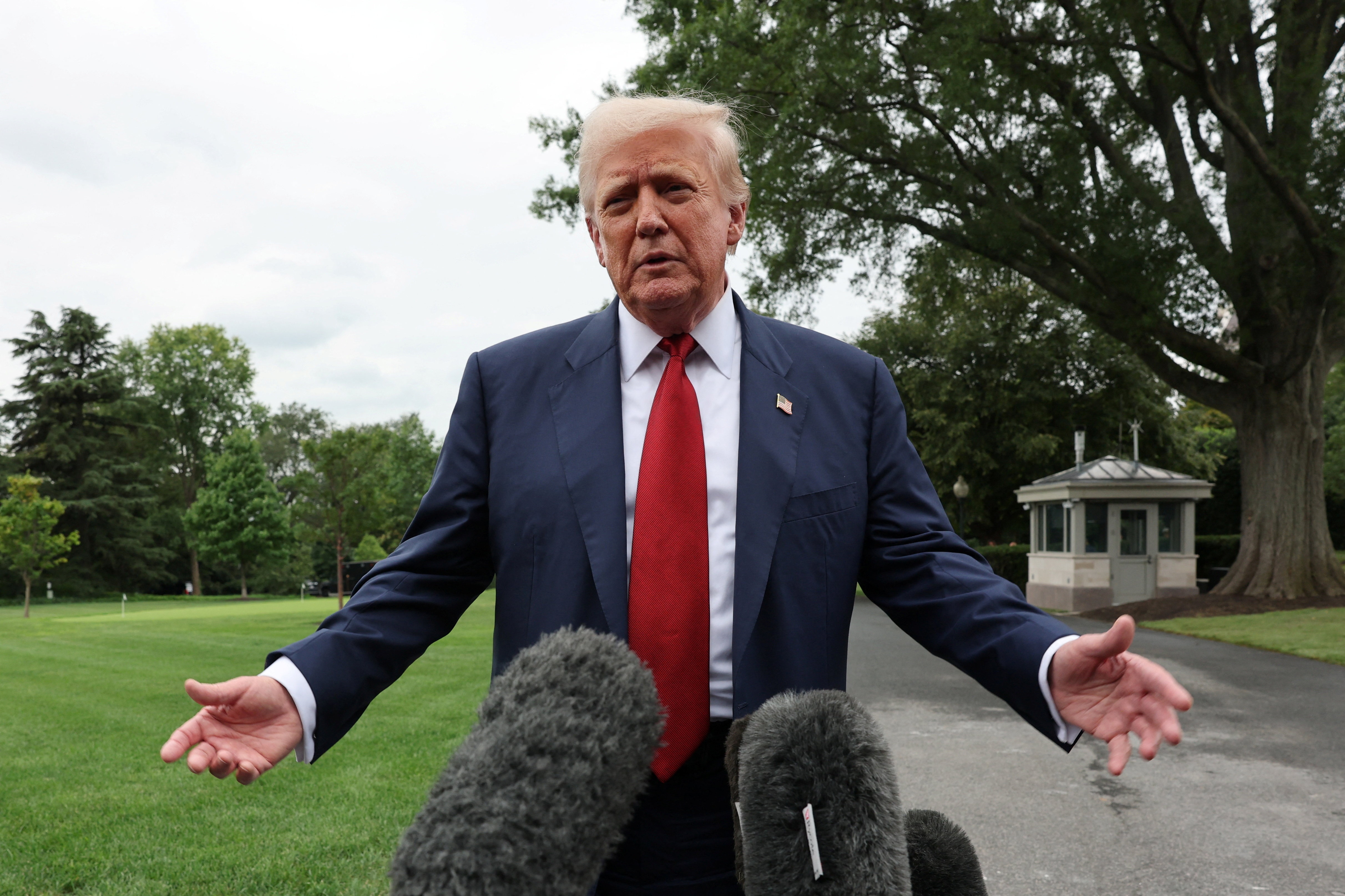 Ong Trump: Tau ngam hat nhan My dang 'o gan' Nga hinh anh