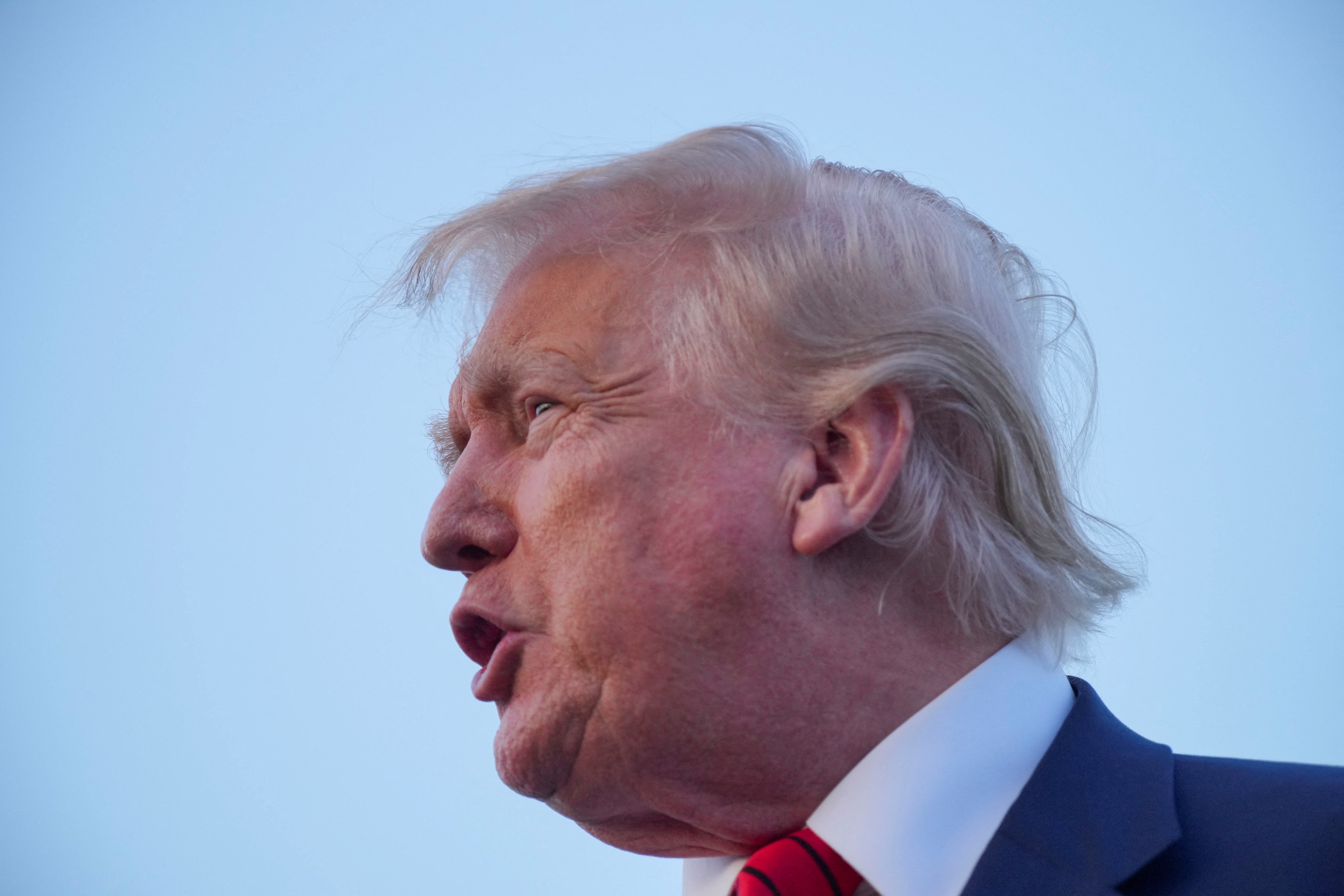 Ong Trump noi gian hinh anh