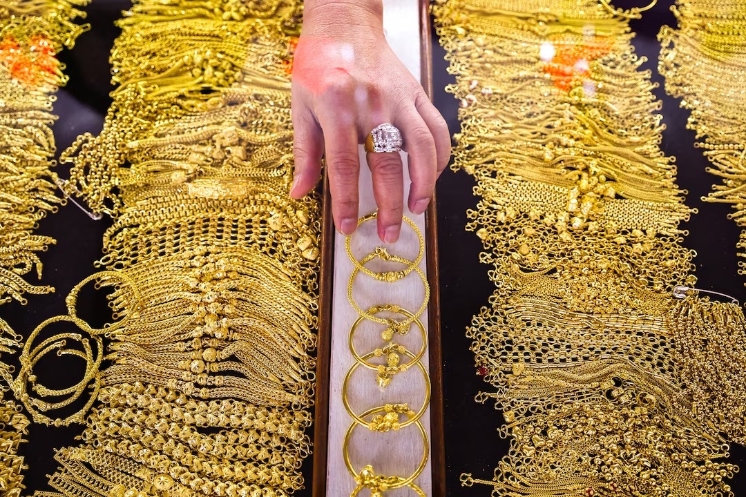 Gia vang the gioi roi thang dung hinh anh