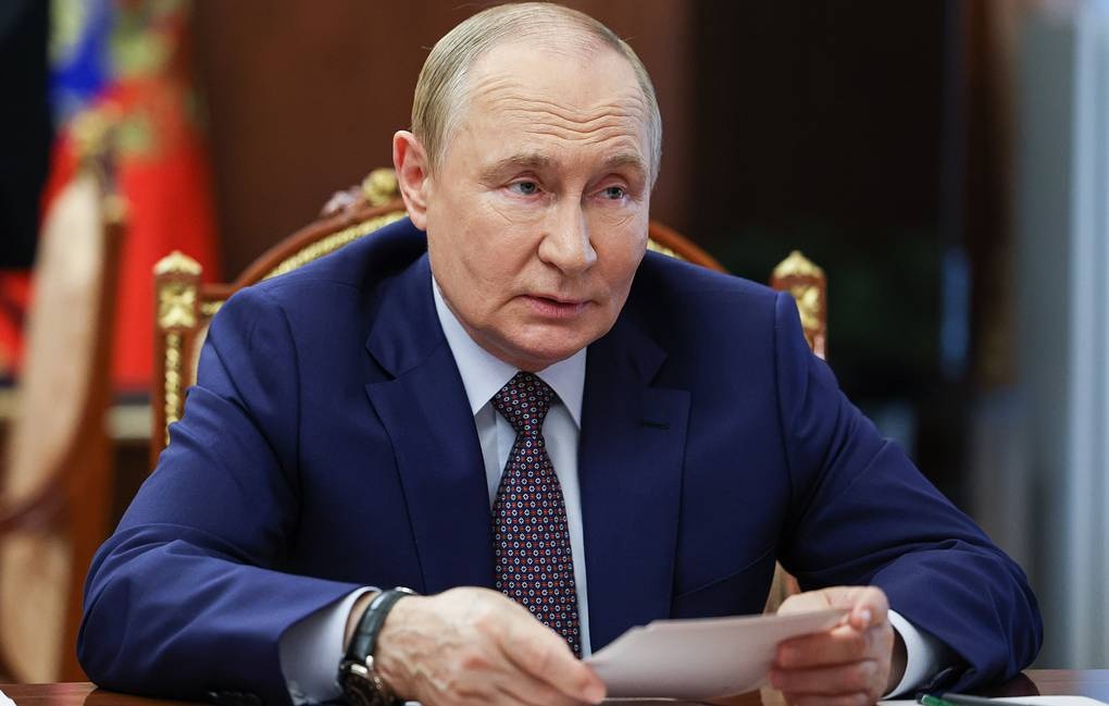 Tong thong Putin len duong den Alaska hinh anh