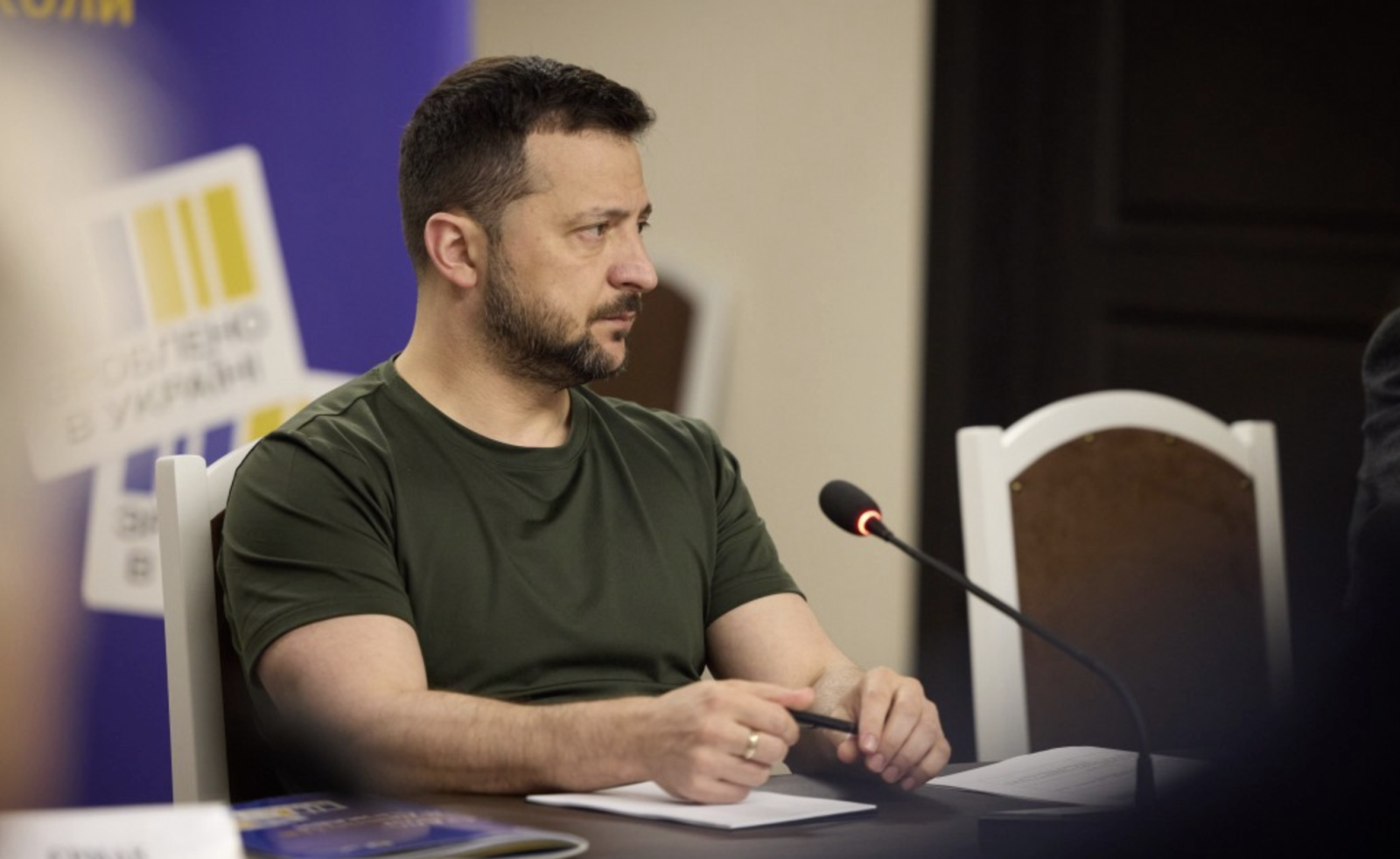 'Ap luc tu be' cua ong Zelensky hinh anh