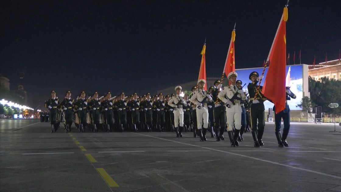 40.000 nguoi tham gia tong duyet dieu binh o Trung Quoc hinh anh