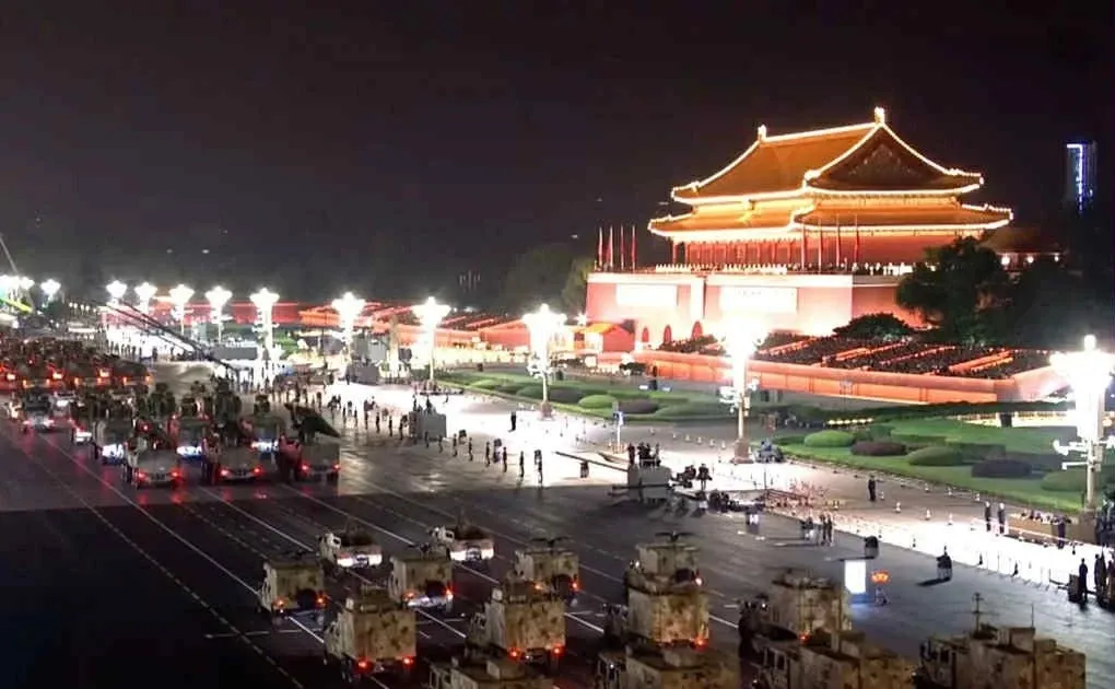 Trung Quoc pho dien loat khi tai quan su toi tan hinh anh