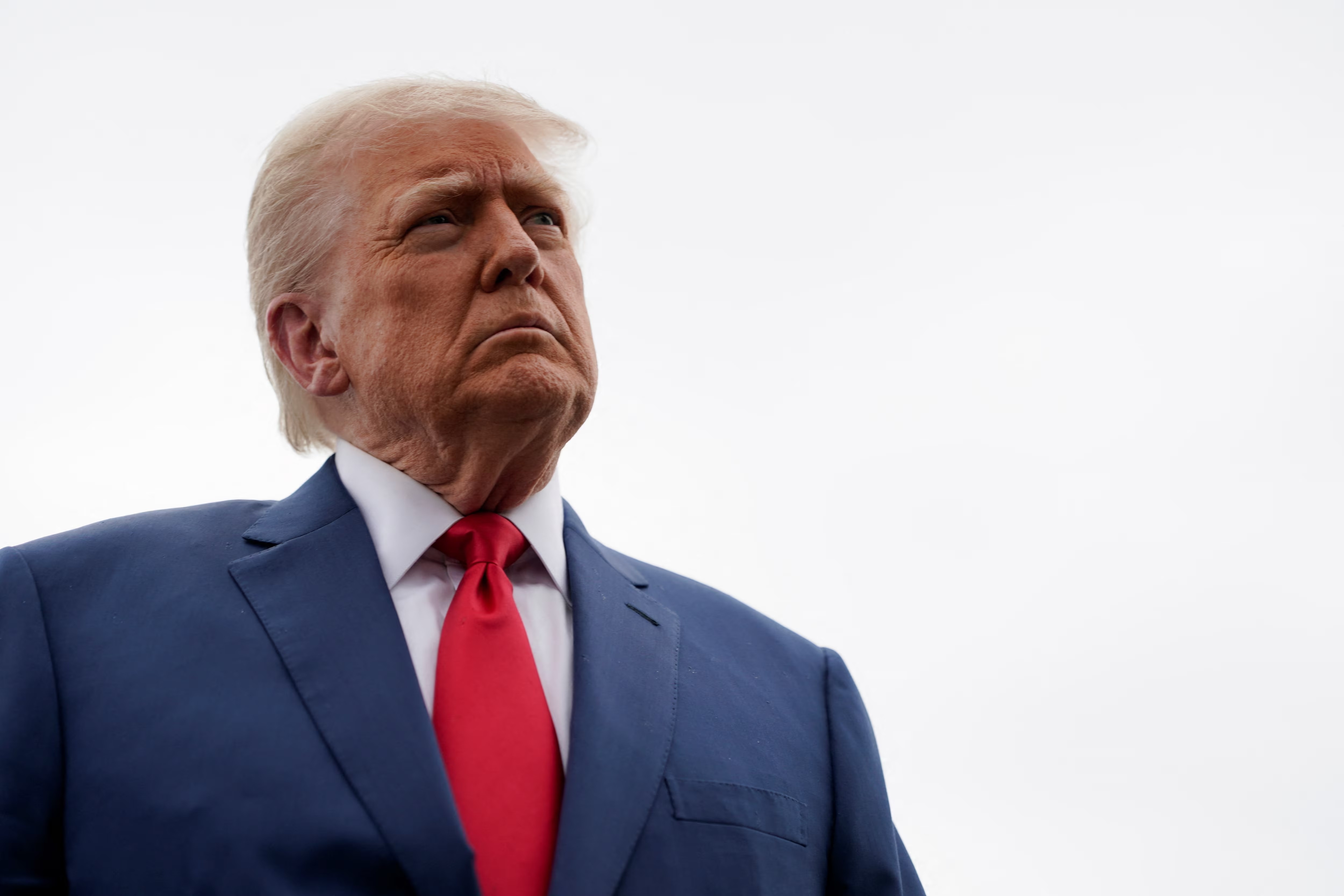 Buoc leo thang moi cua ong Trump va Fed hinh anh