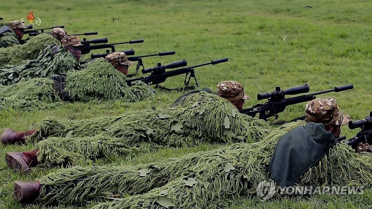 Kim Jong Un,  thi sat,  Linh ban tia,  Quan doi Trieu Tien,  Sung truong ban tia,  Can cu huan luyen,  Tap tran Han Quoc anh 3