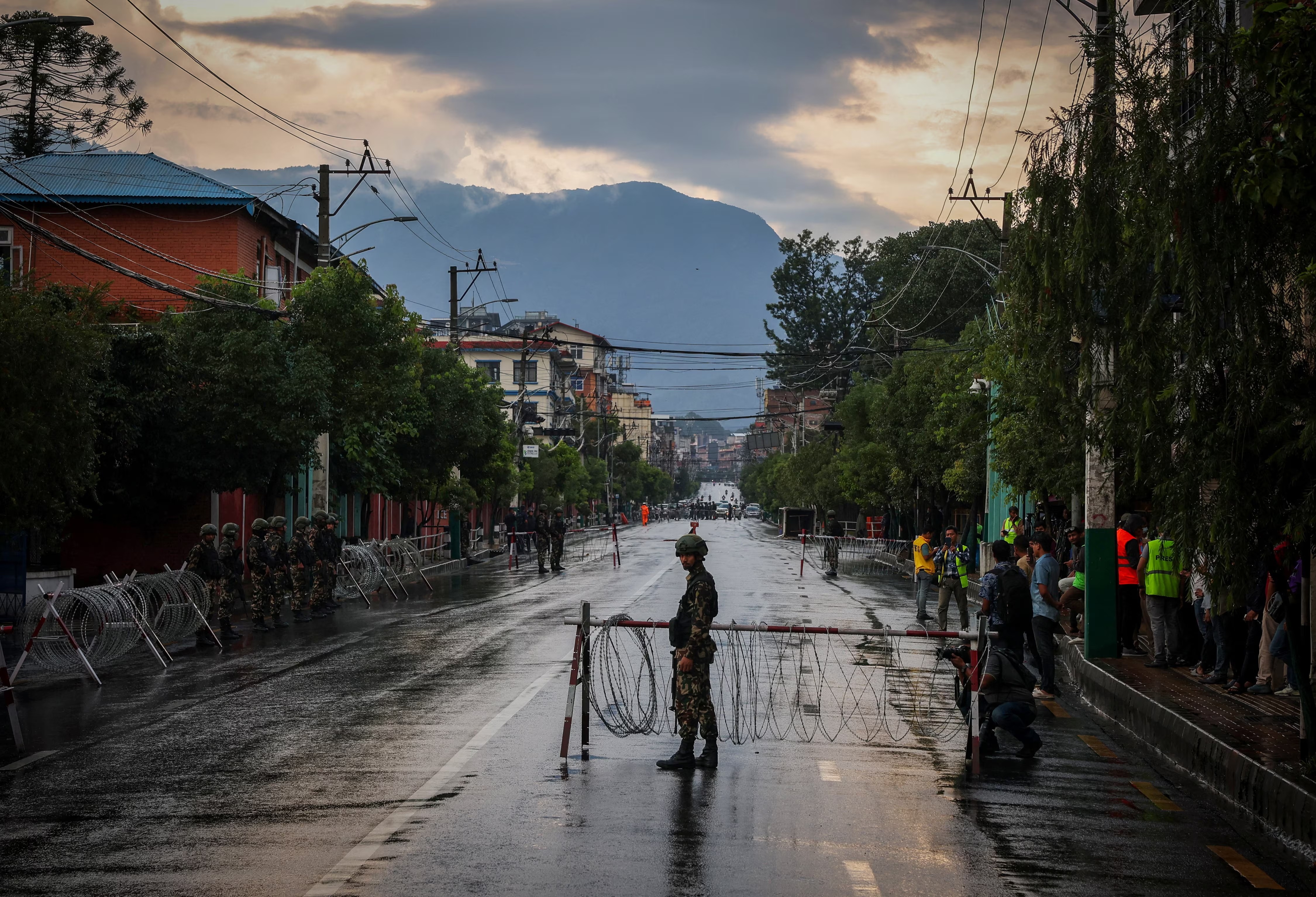 Nepal tai thiet,  kinh te Nepal,  bieu tinh tai Nepal anh 1
