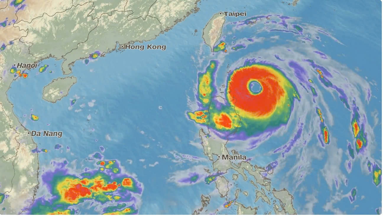 Video ve tinh ghi lai huong 'can quet' cua sieu bao Ragasa hinh anh