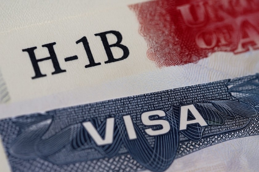 Visa H-1B la gi va ong Trump dang thay doi ra sao? hinh anh