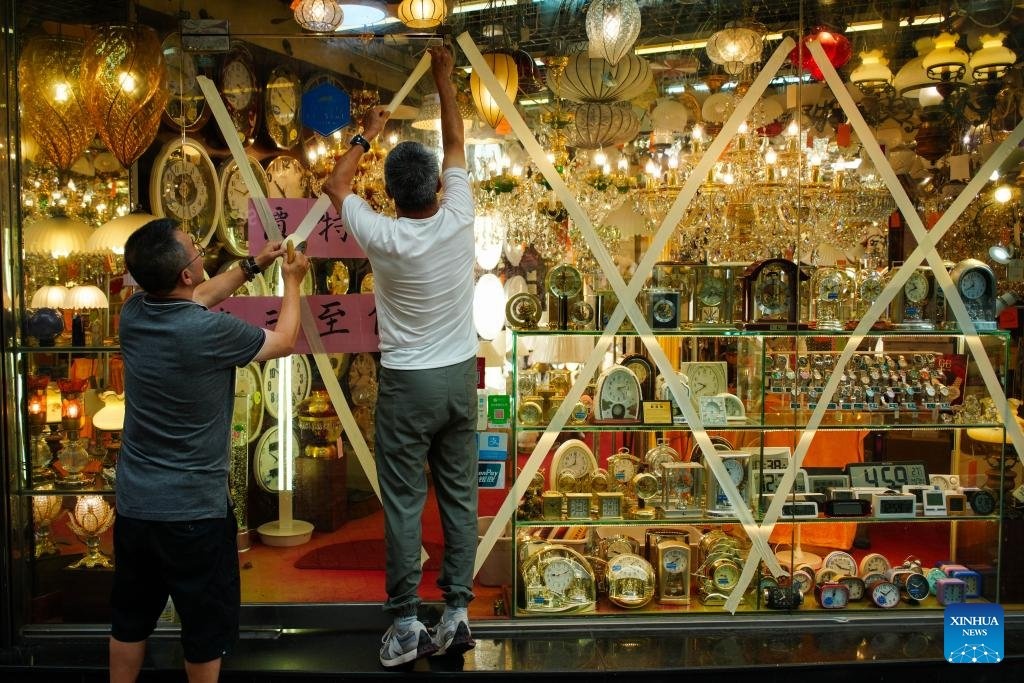 Nguoi dan Tham Quyen tich tru luong thuc, chat cay phong sieu bao Ragasa hinh anh