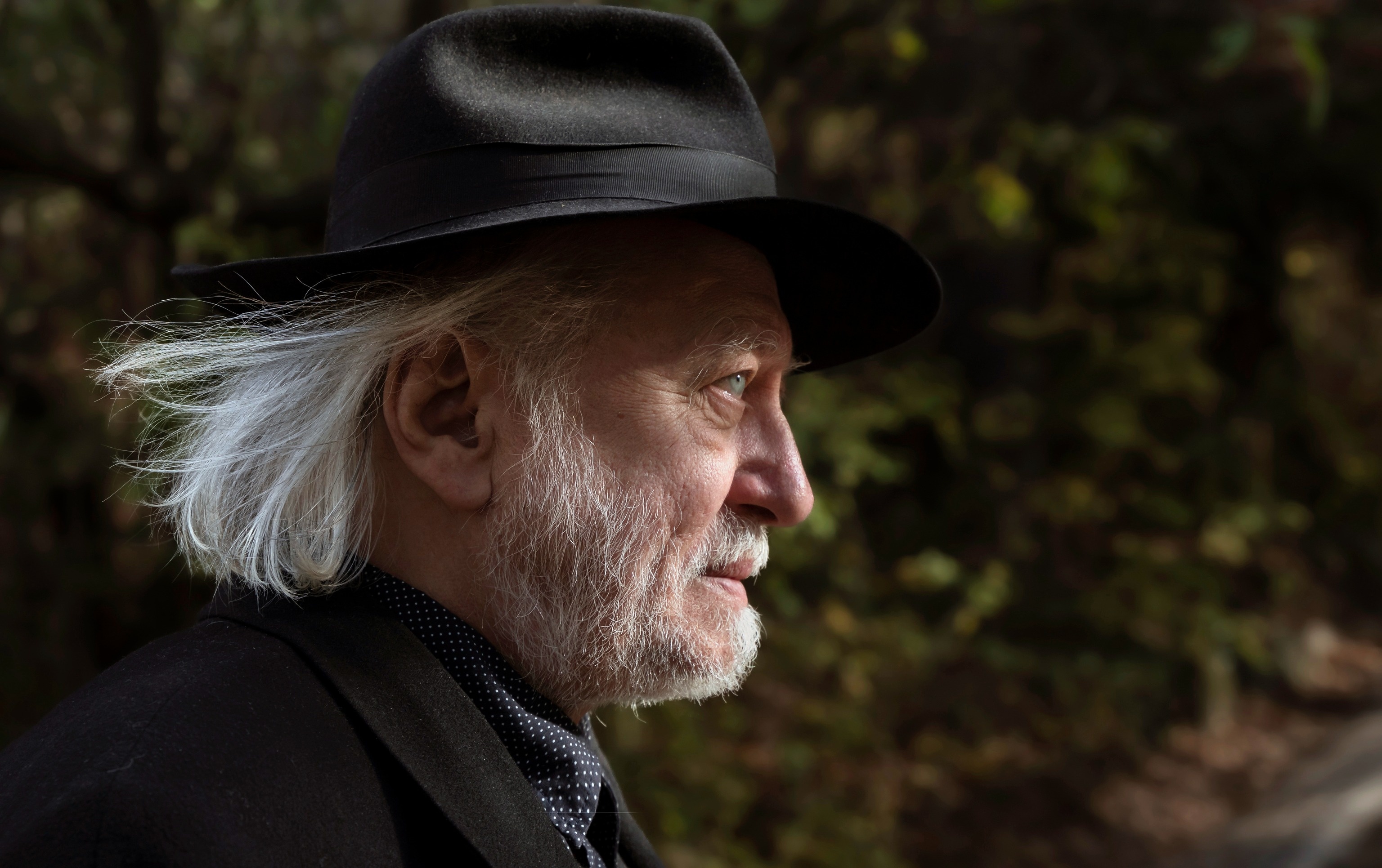 Nha van Hungary doat Nobel Van hoc 2025 hinh anh