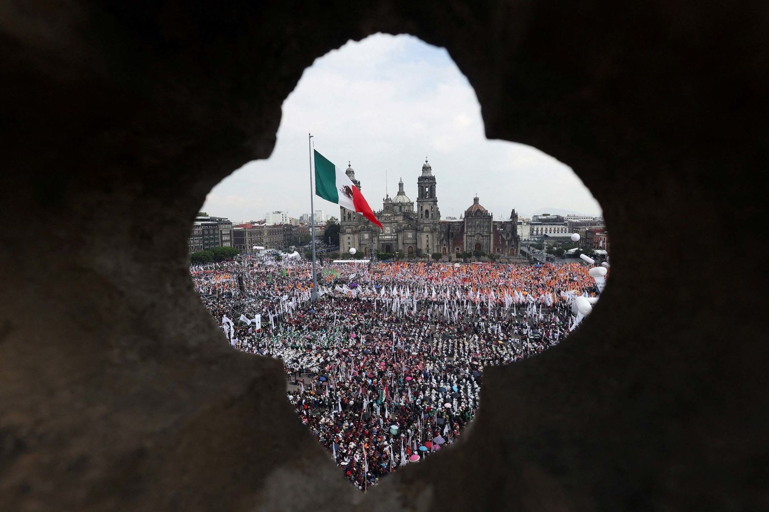 su kien tuan qua,  giai Nobel 2025,  thoa thuan ngung ban,  thoa thuan Gaza,  duyet binh Trieu Tien,  dong dat Philippines anh 2