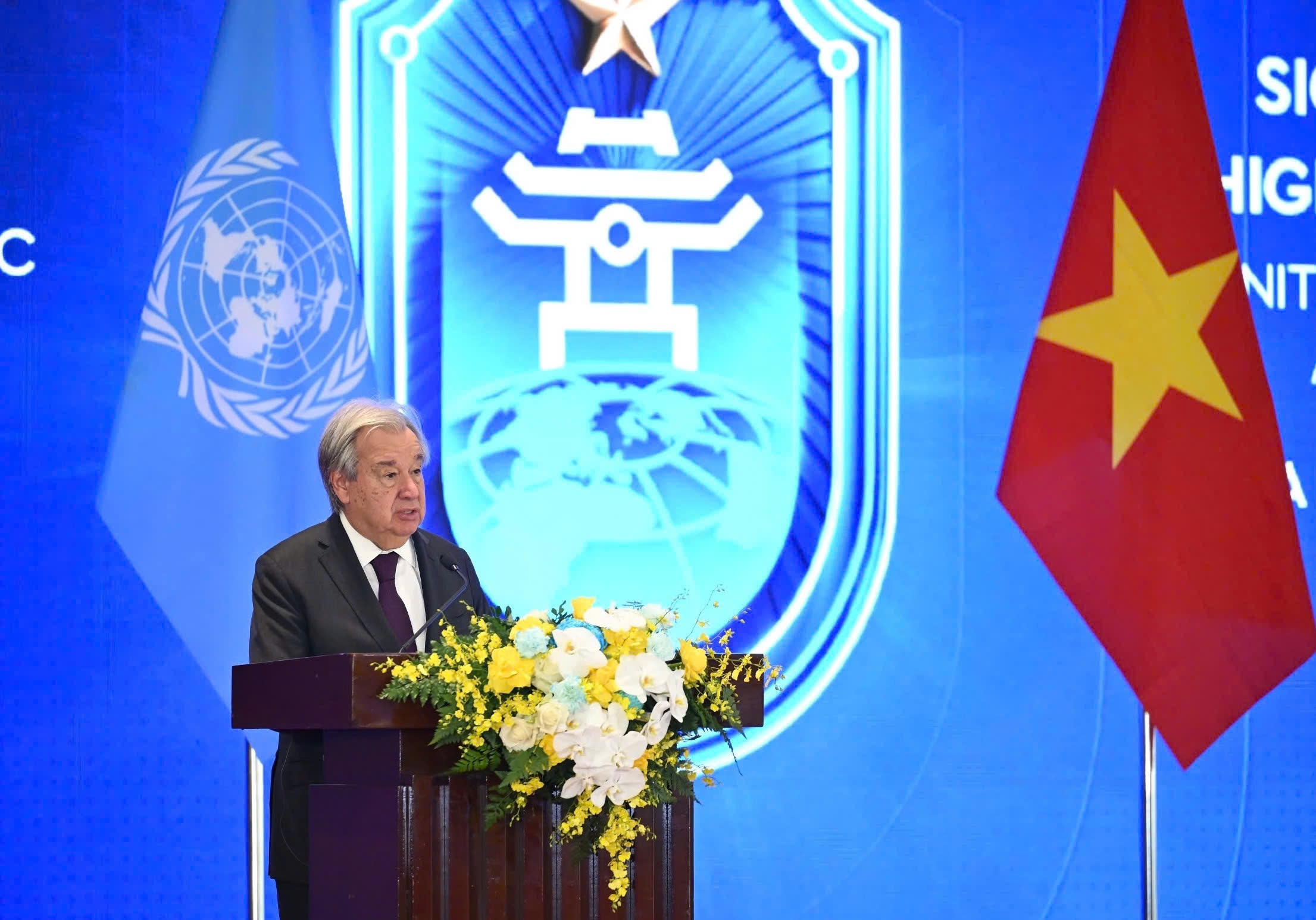 Cong uoc Ha Noi anh 3